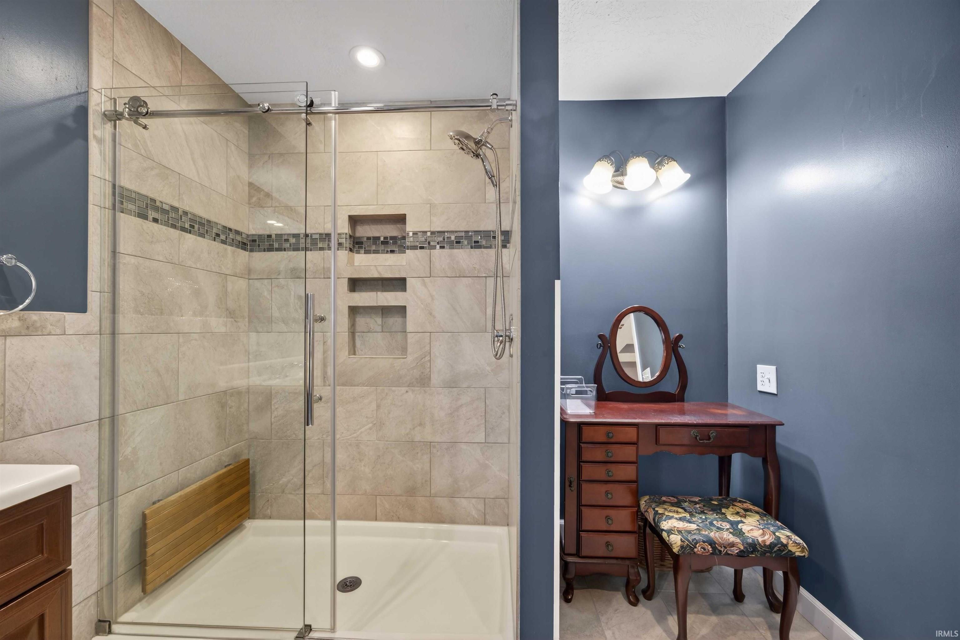 302 S 6th Street