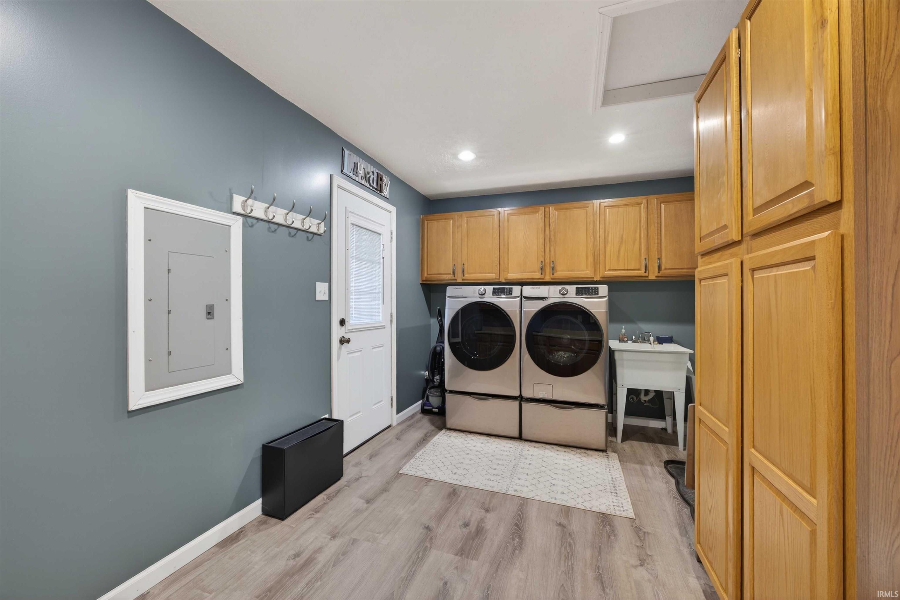 302 S 6th Street