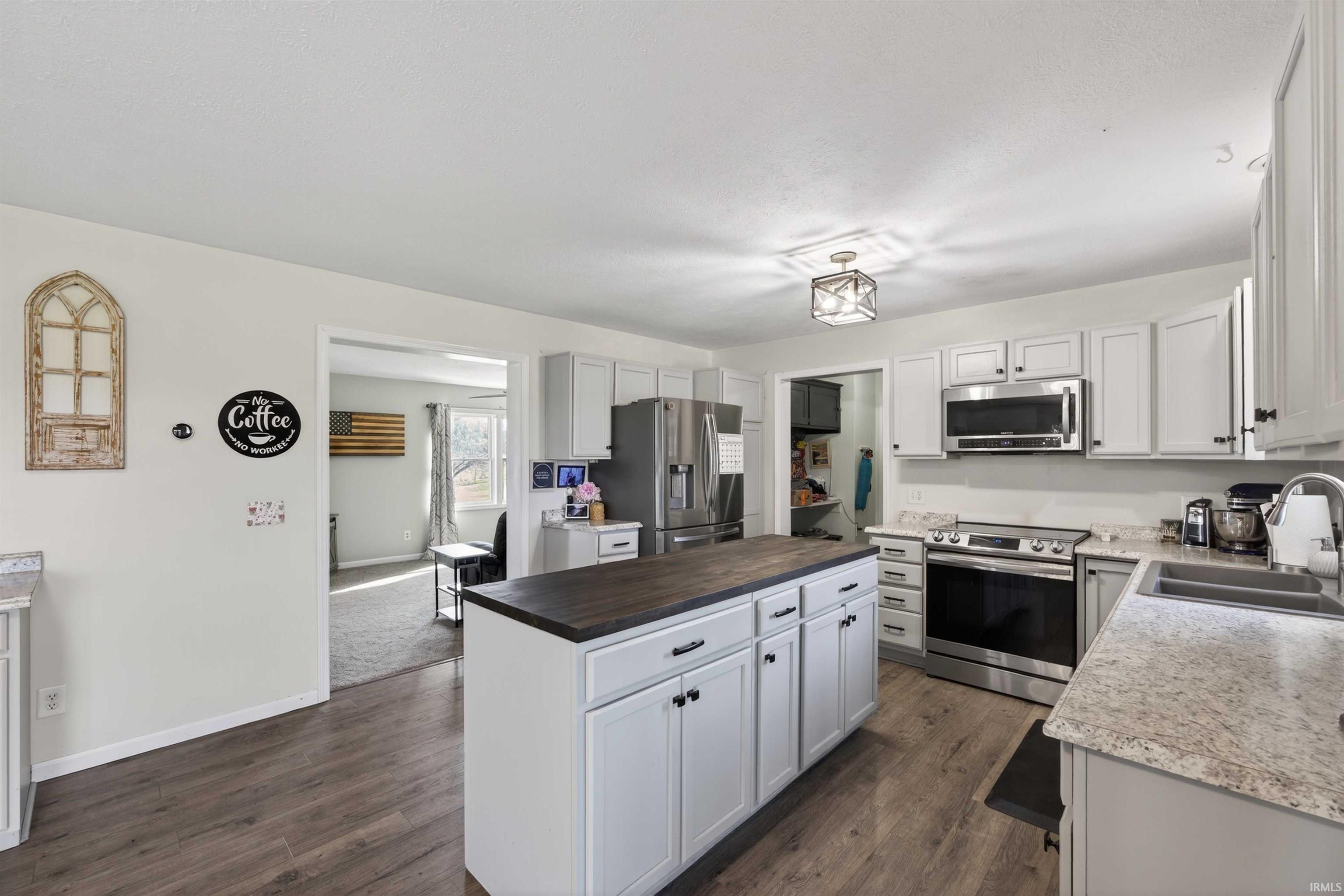 566 W Co Rd 600 N