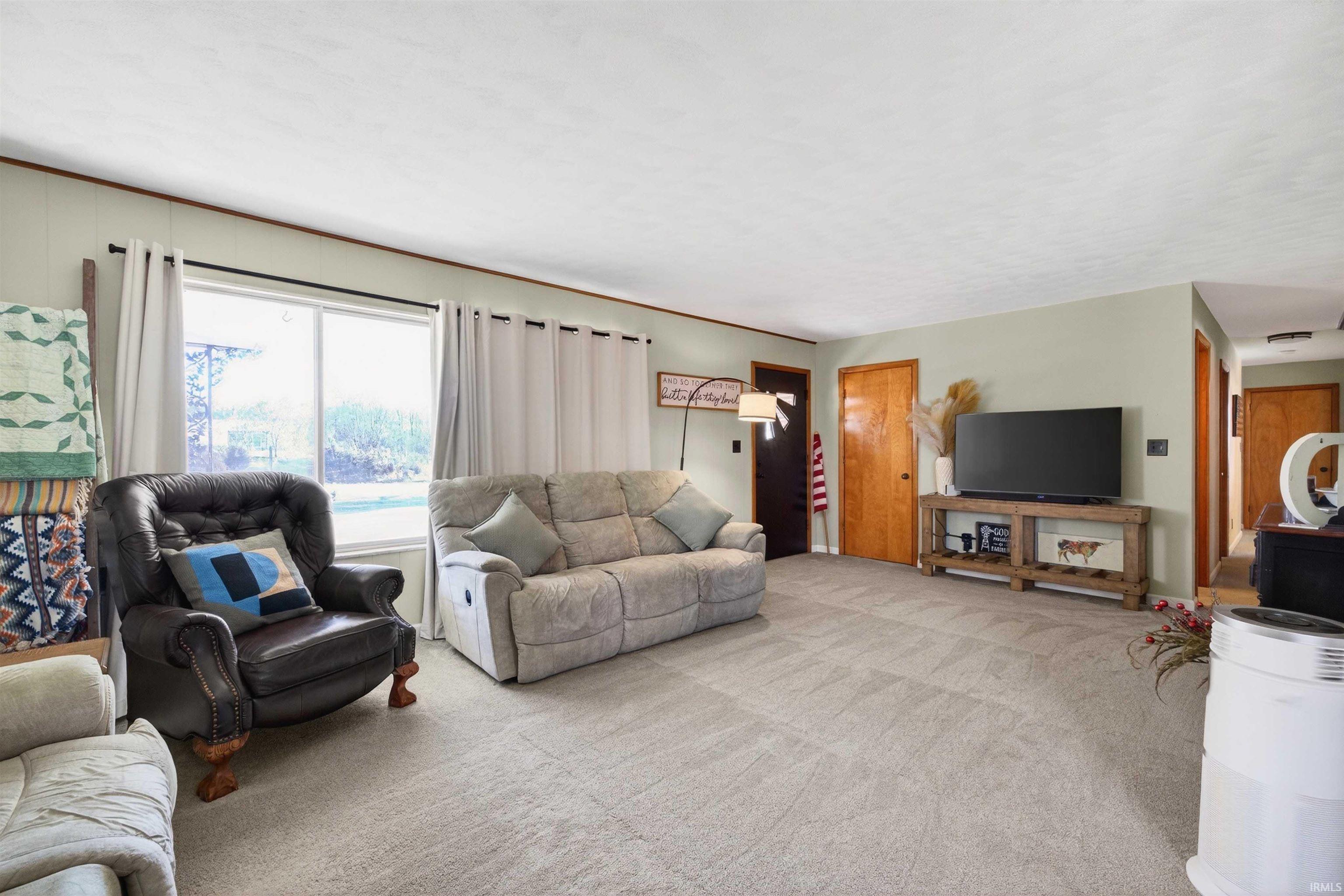 895 St Rd 60 E