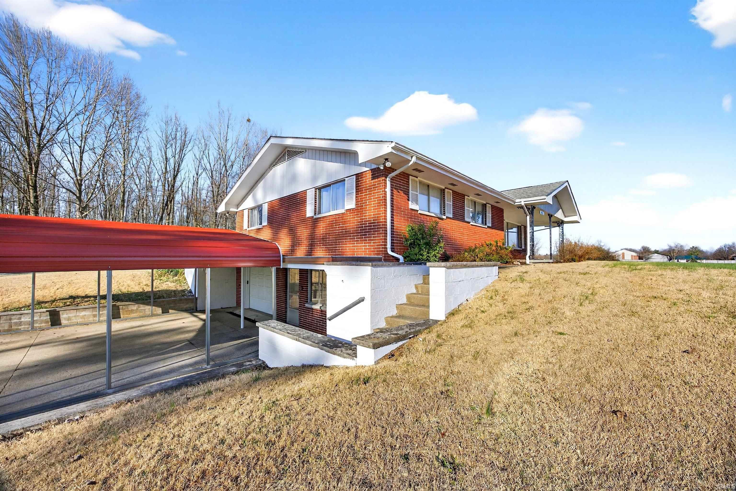 895 St Rd 60 E