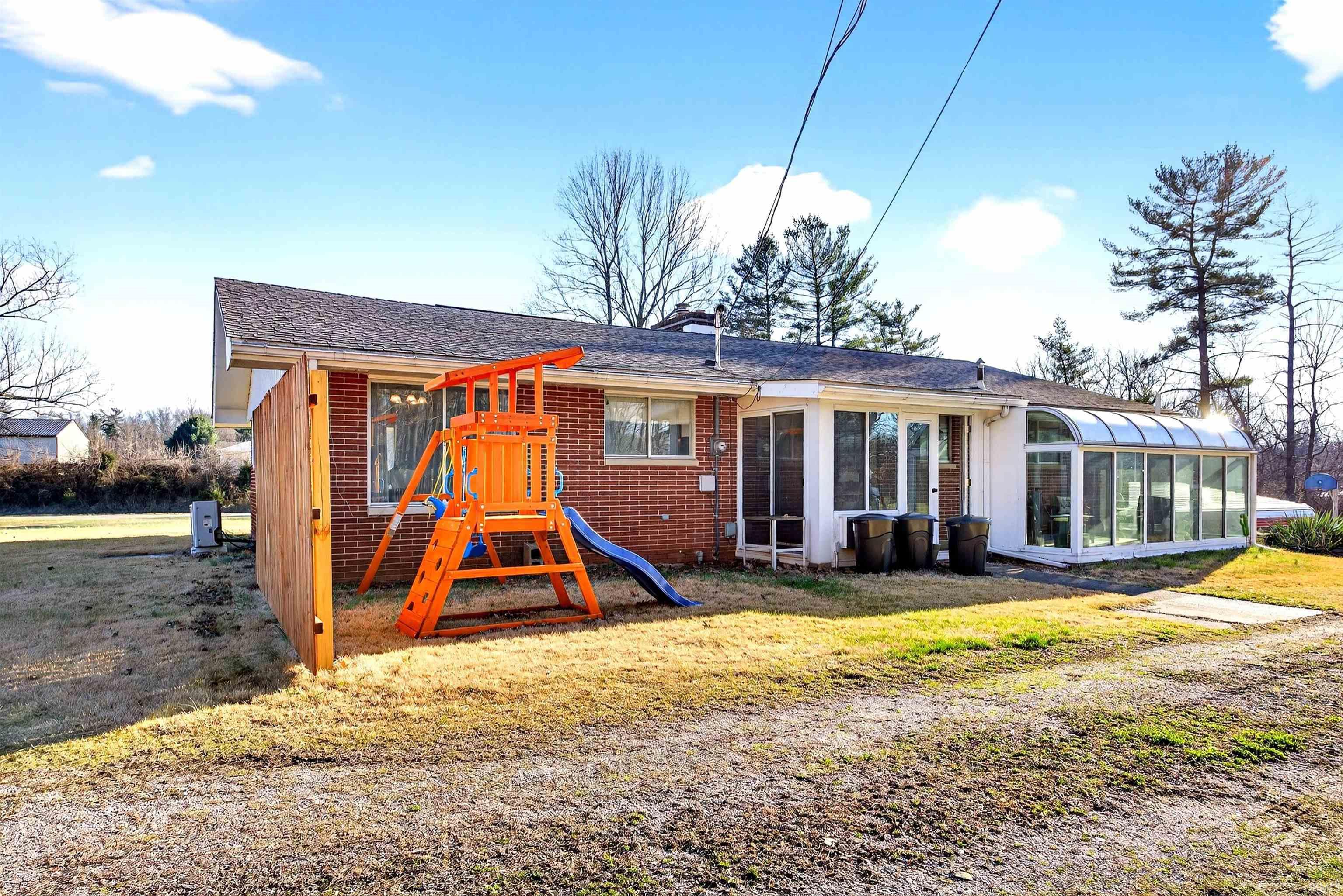 895 St Rd 60 E
