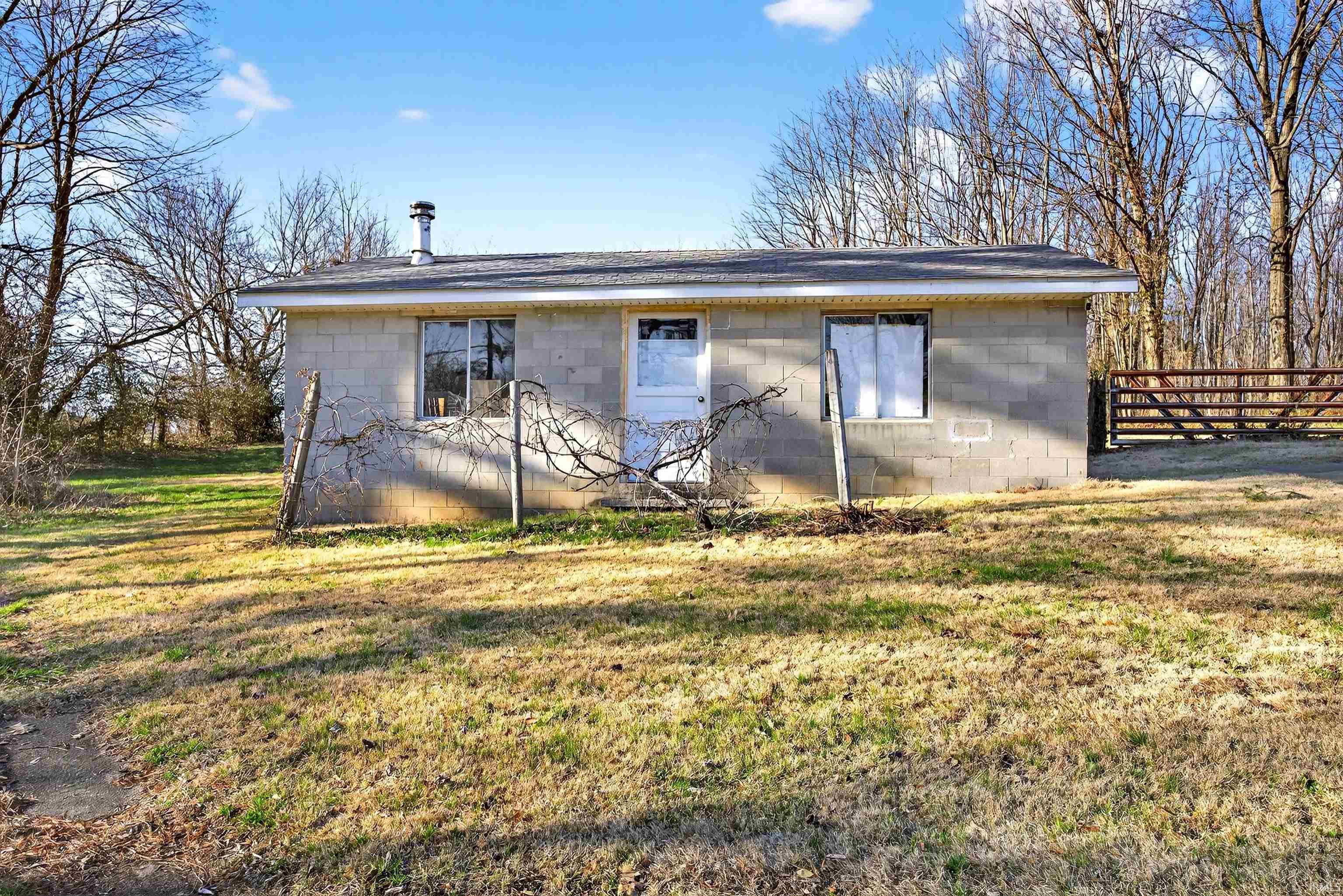 895 St Rd 60 E