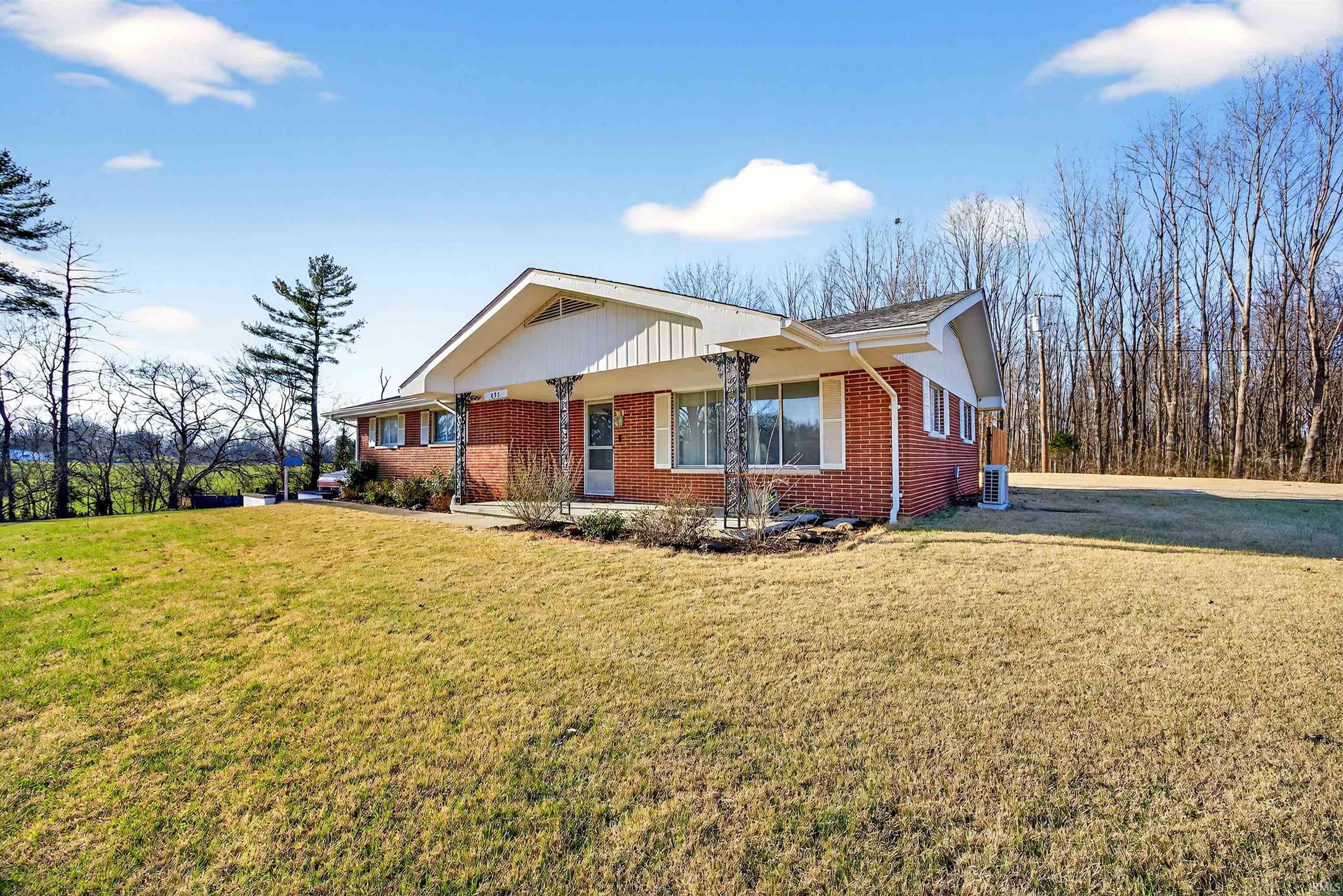 895 St Rd 60 E