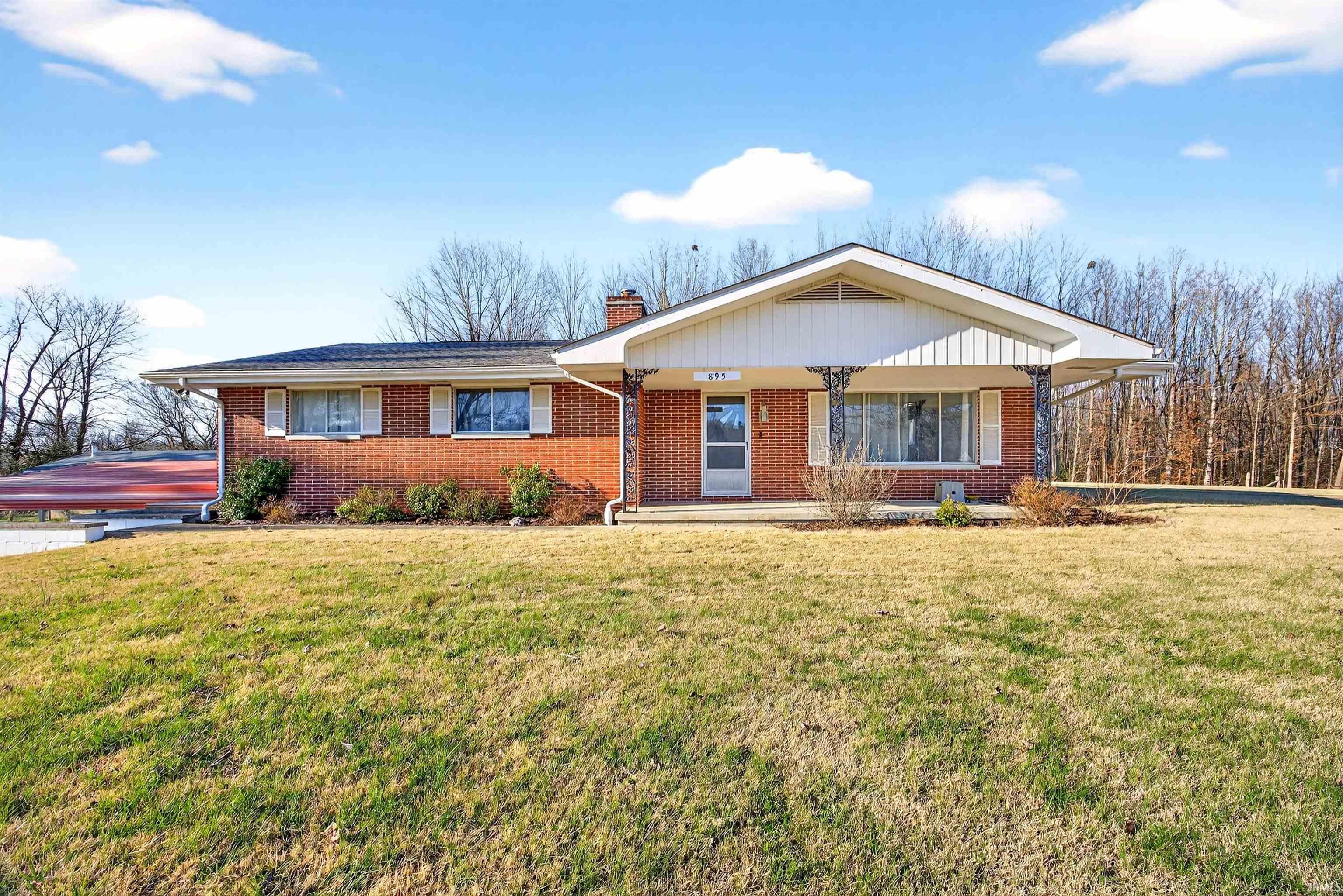 895 St Rd 60 E