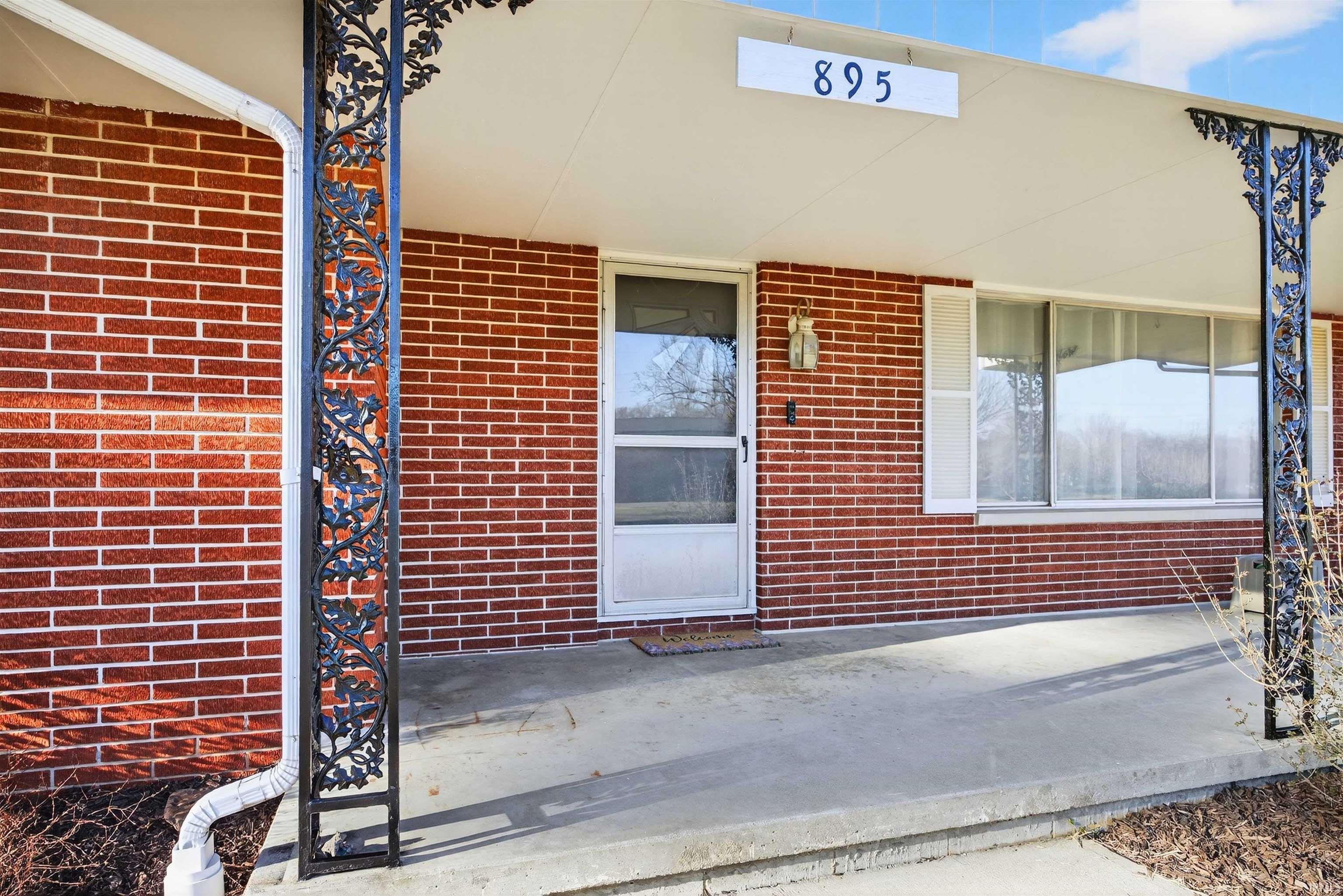 895 St Rd 60 E