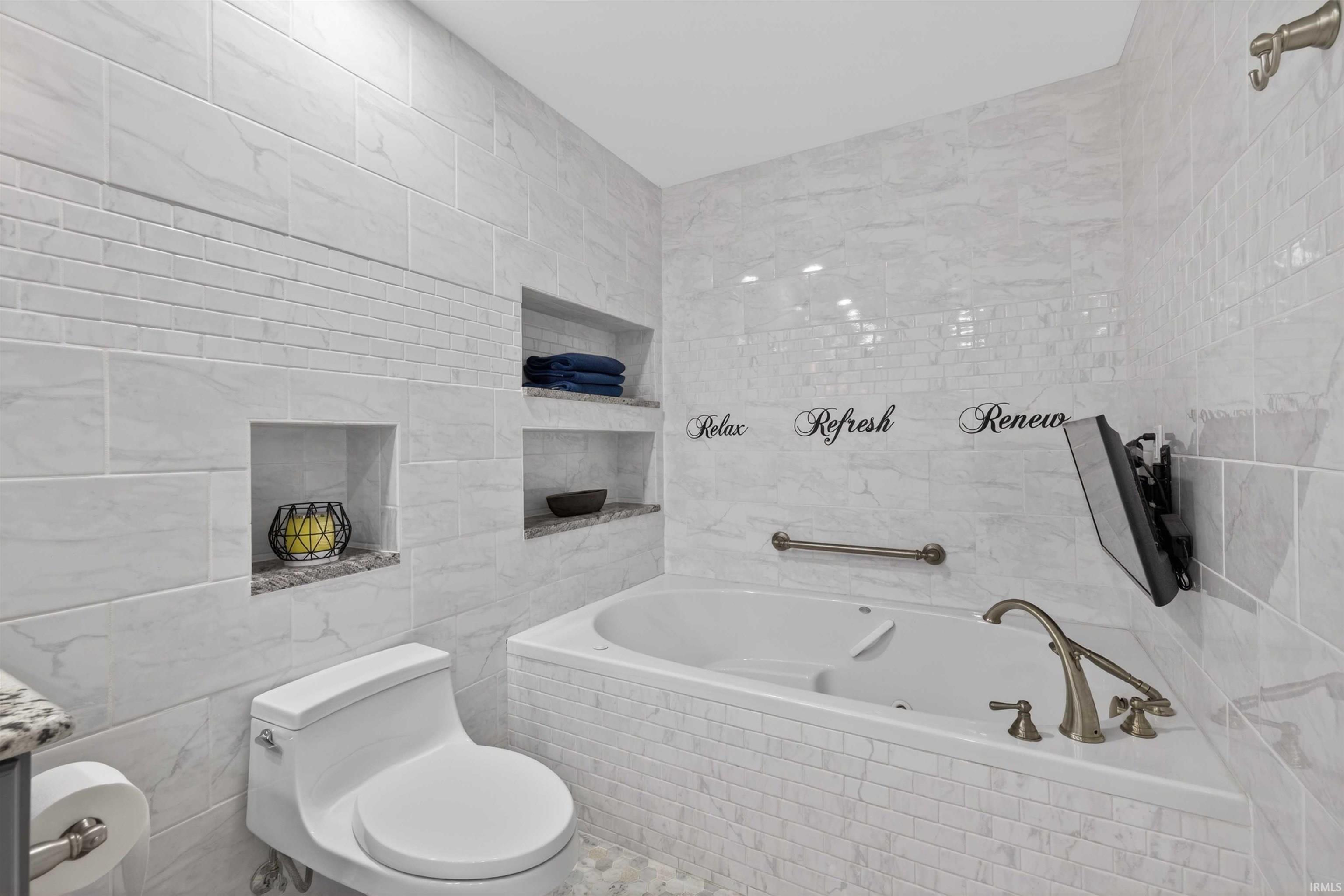 102 Heltonville Road