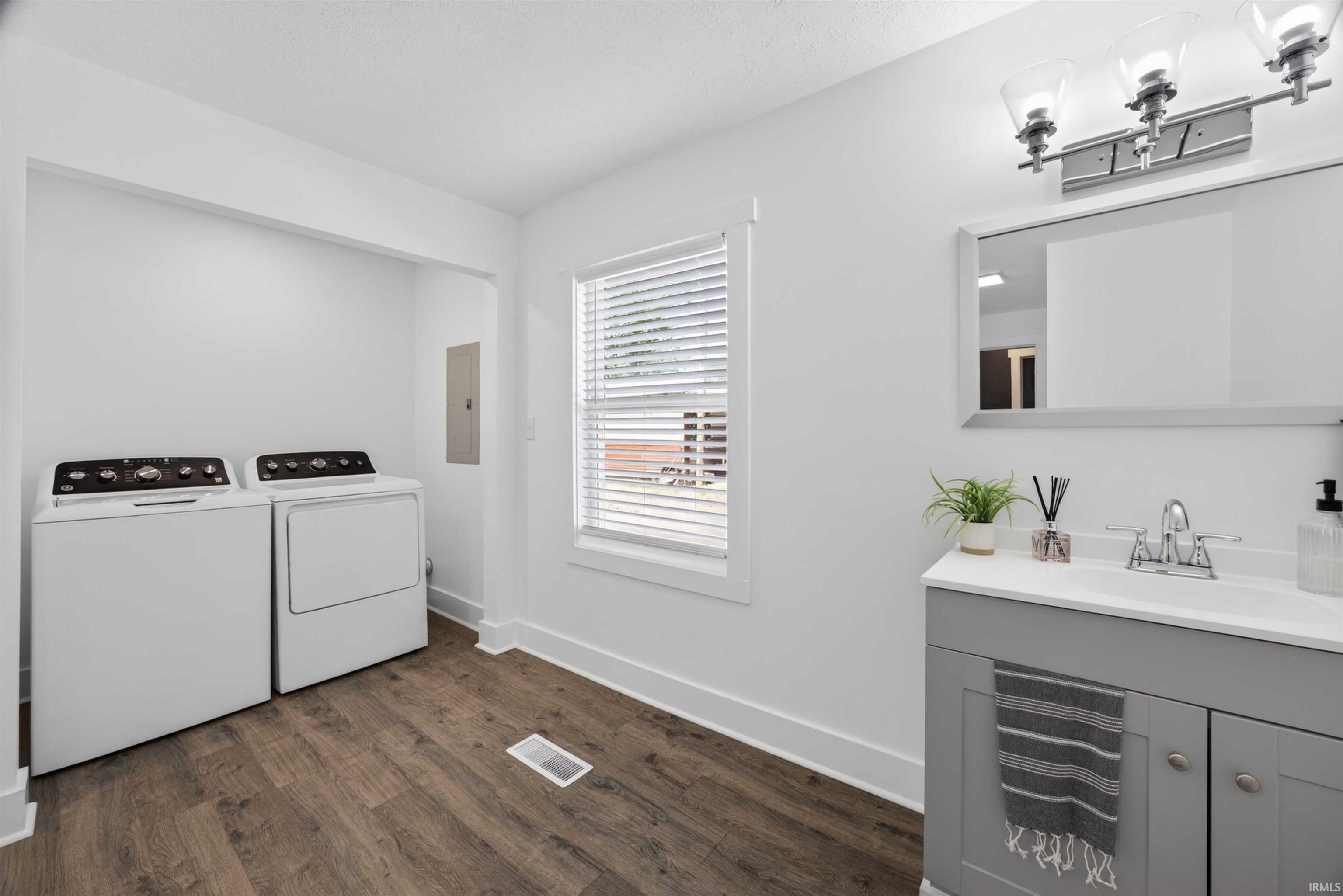 355 S 3rd Street