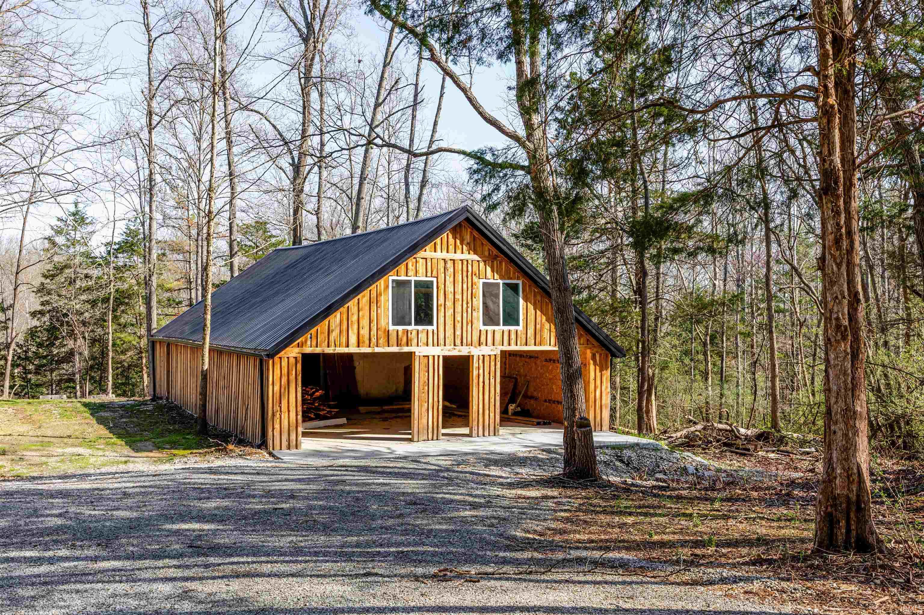 123 Empire Lane