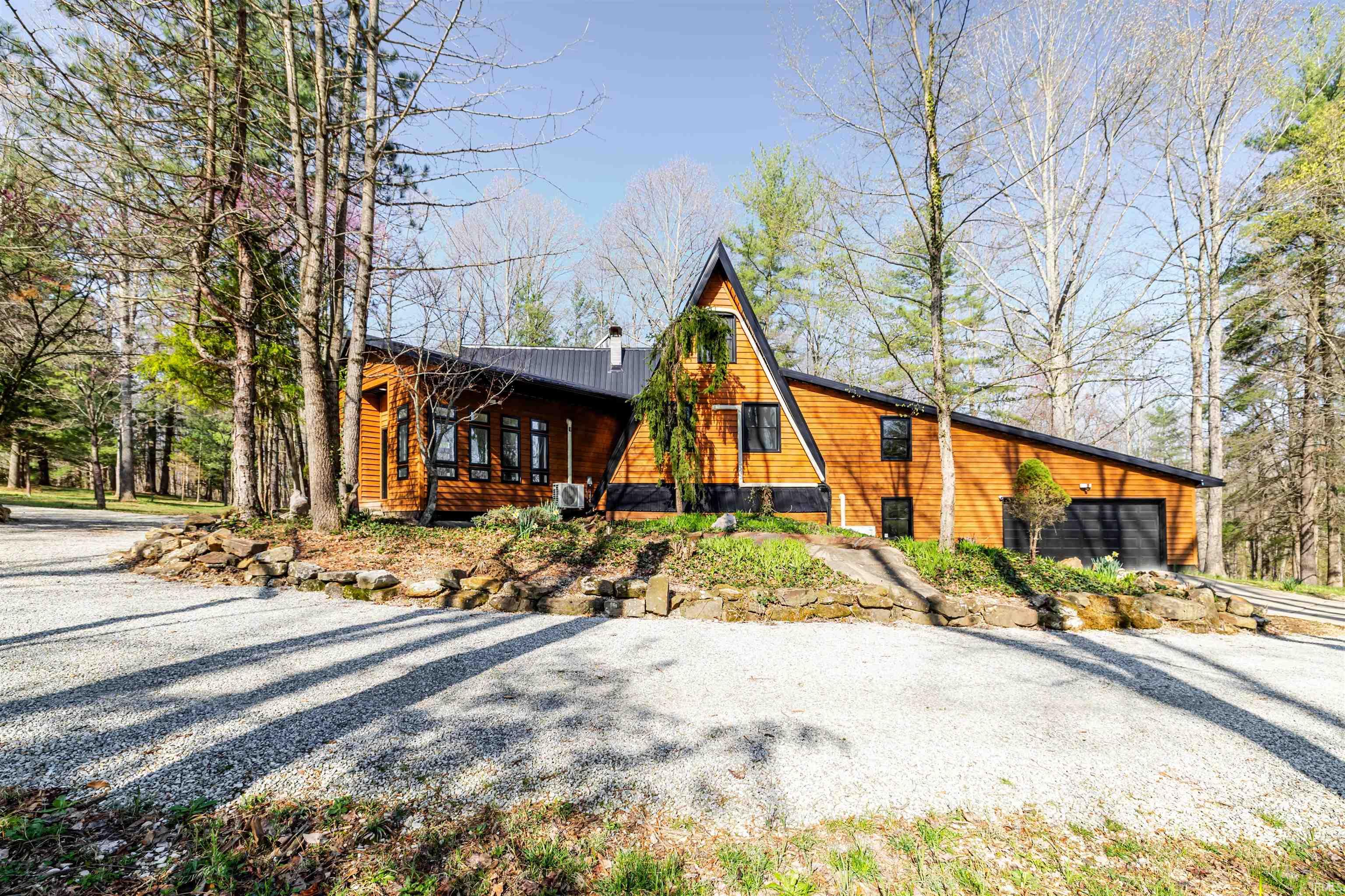 123 Empire Lane