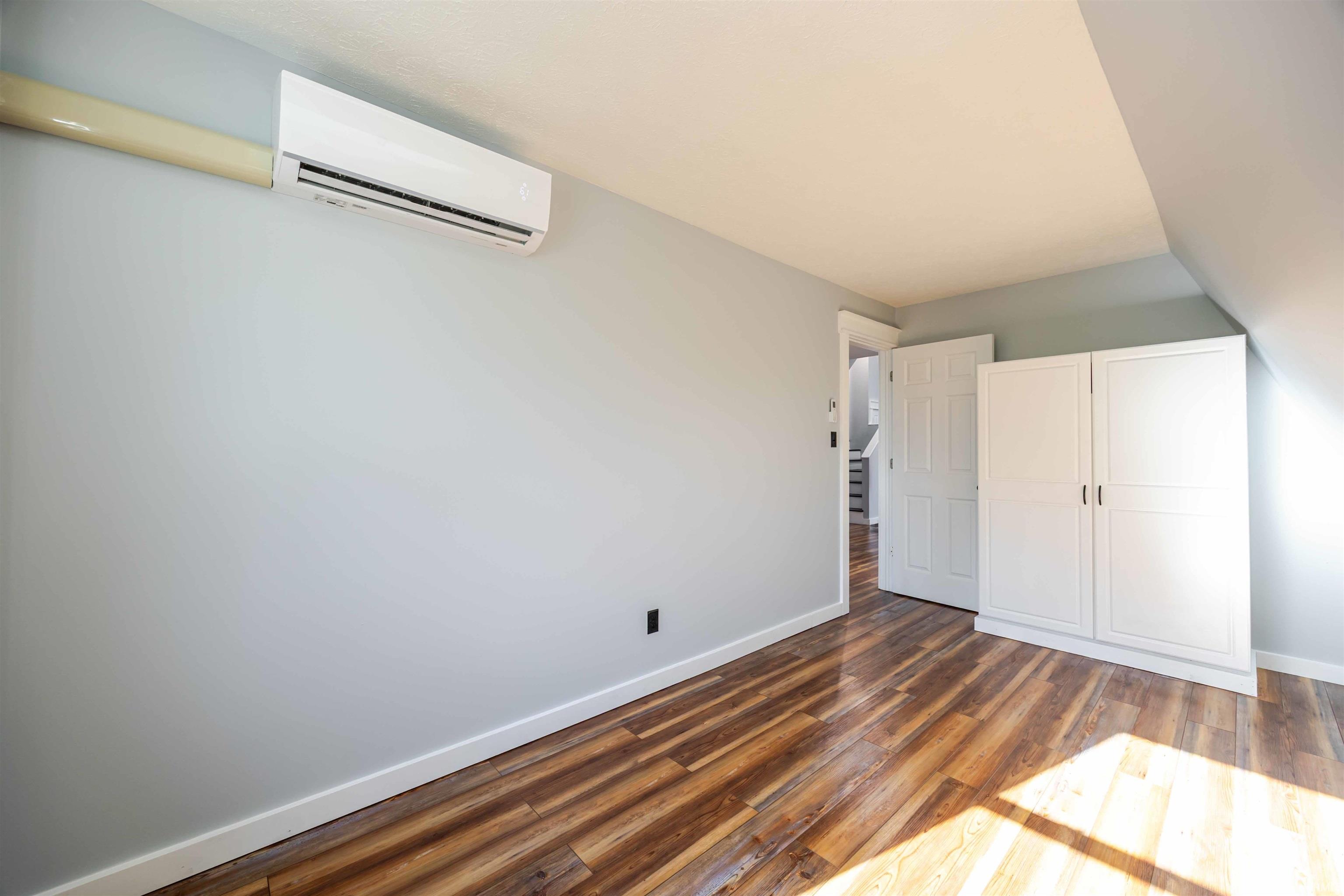 123 Empire Lane