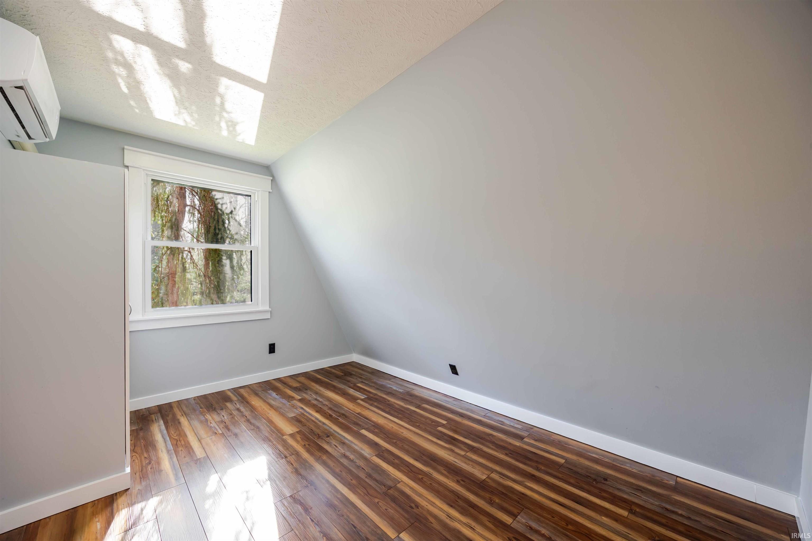 123 Empire Lane