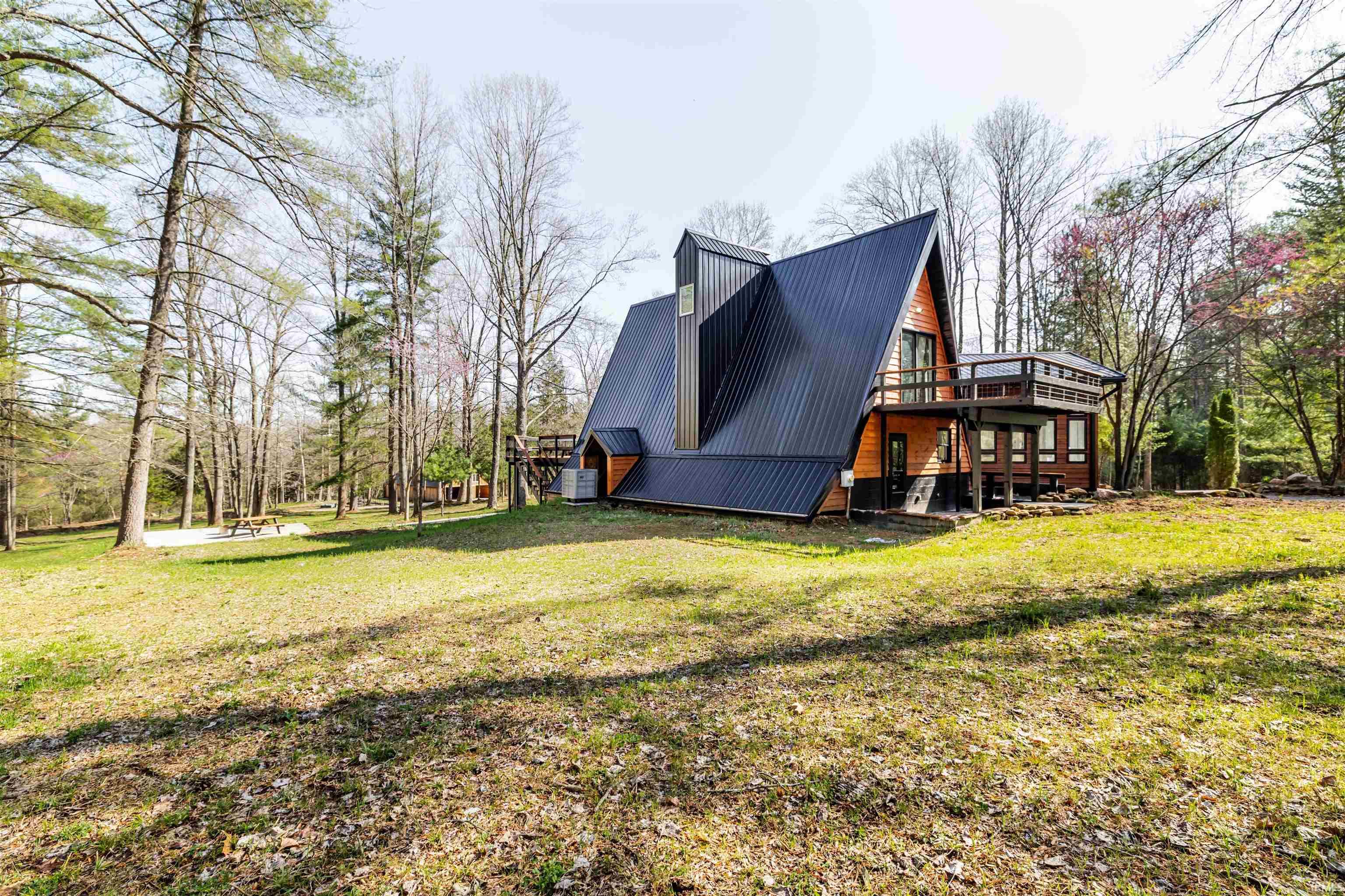 123 Empire Lane