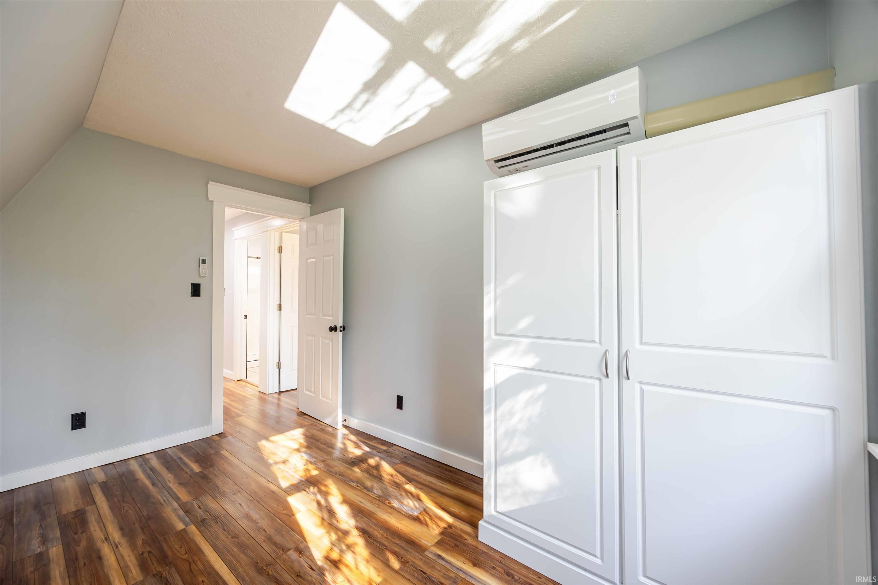 123 Empire Lane
