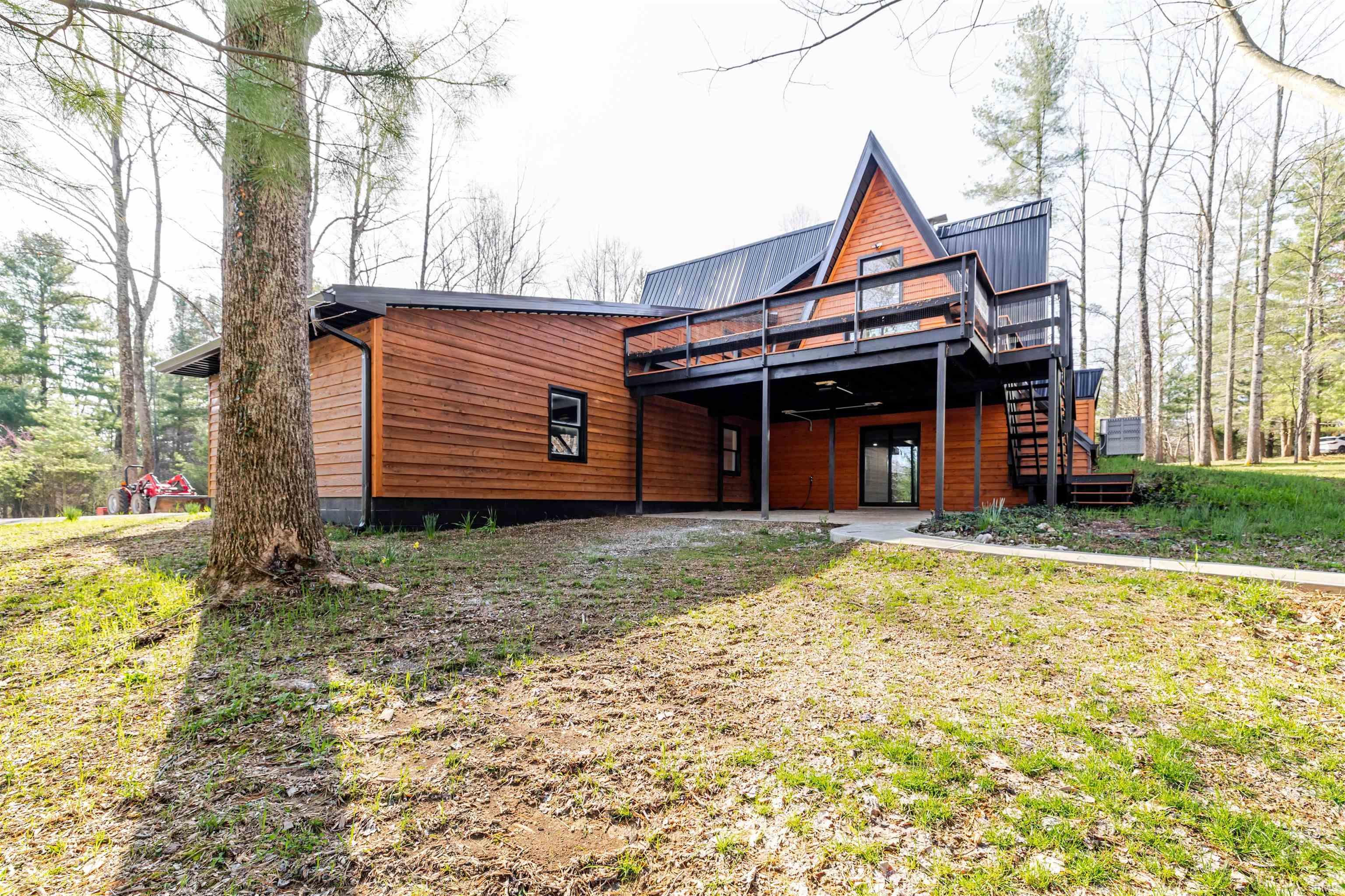 123 Empire Lane
