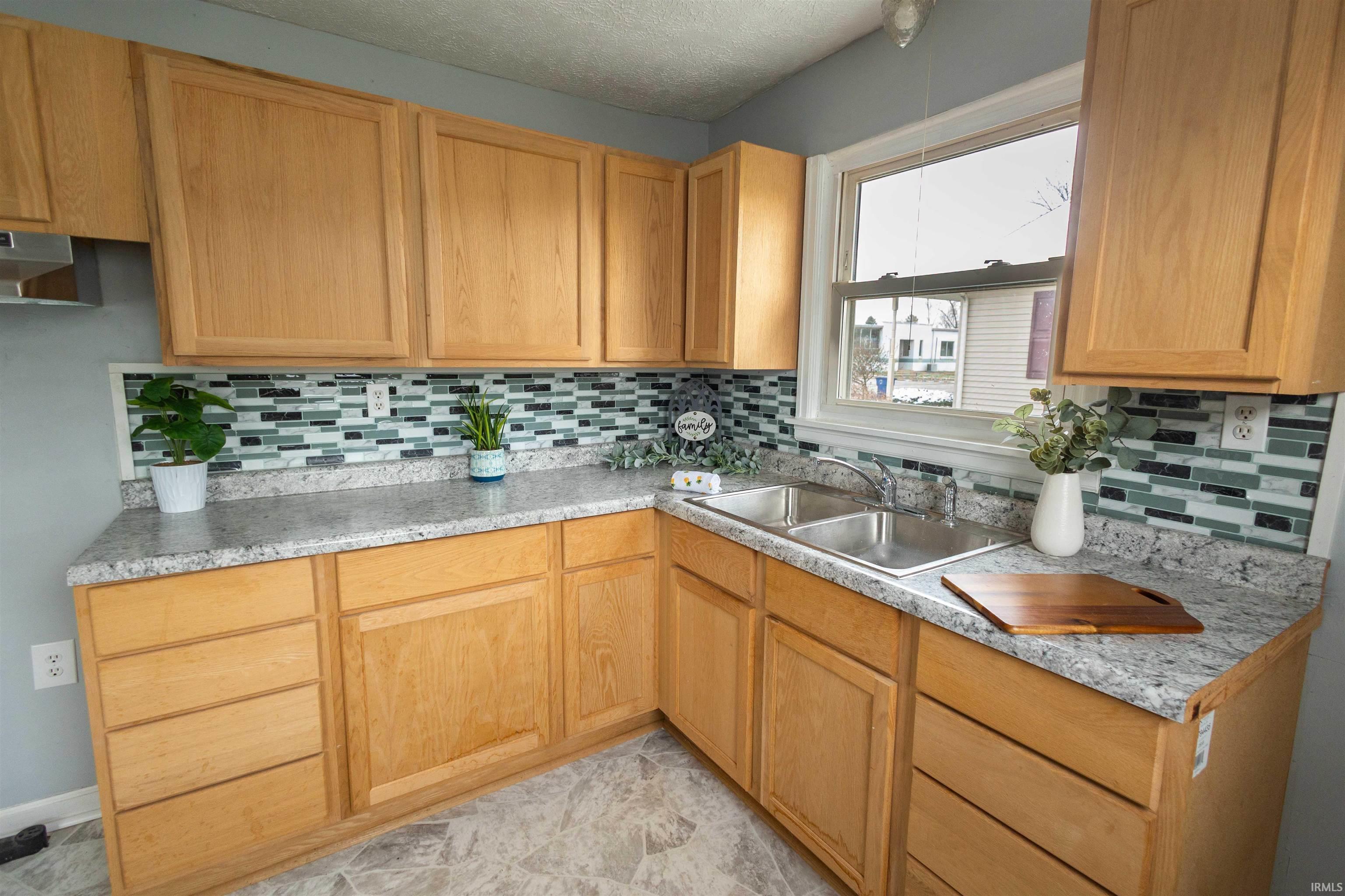 844 W Frank Street