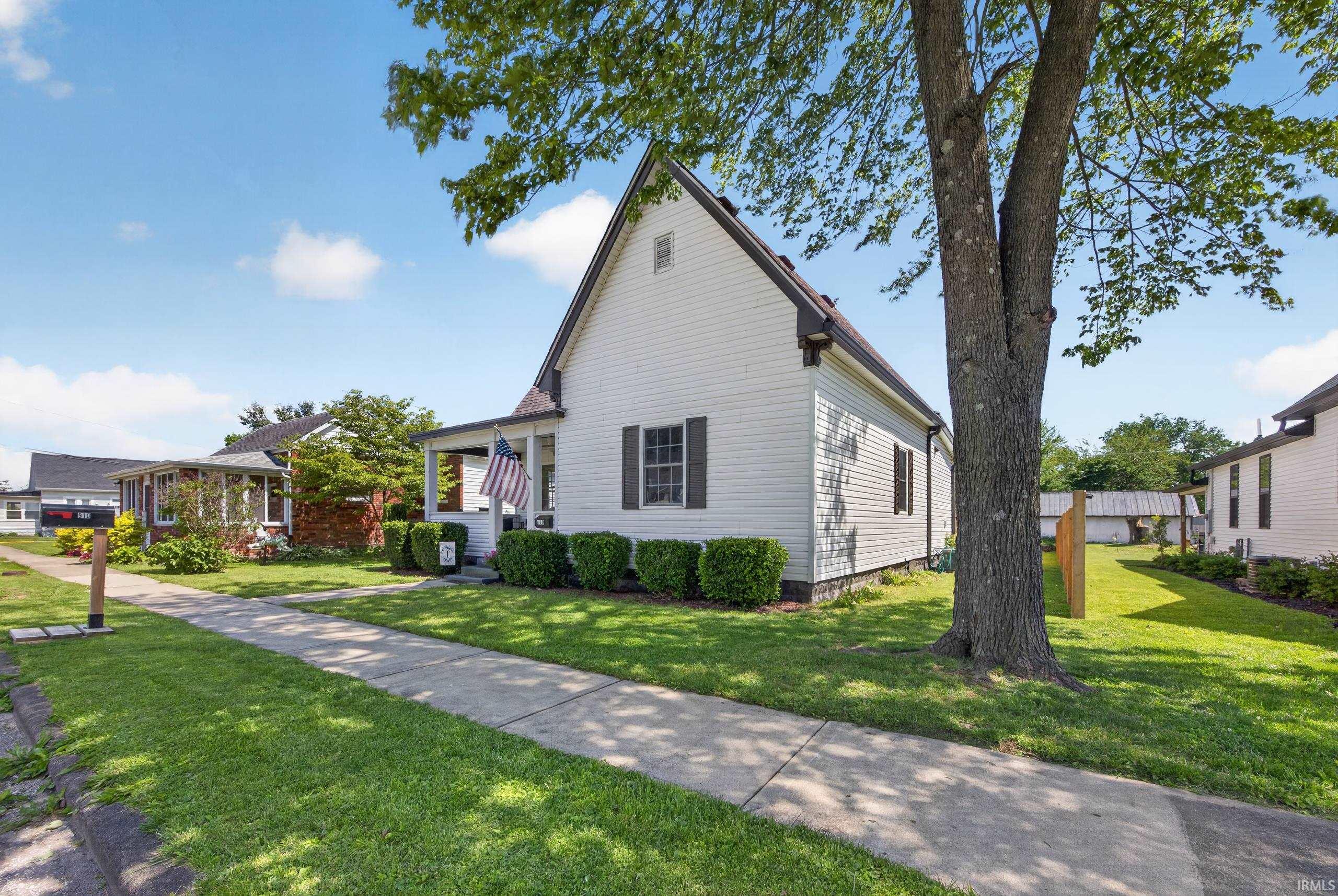 910 W Oak Street