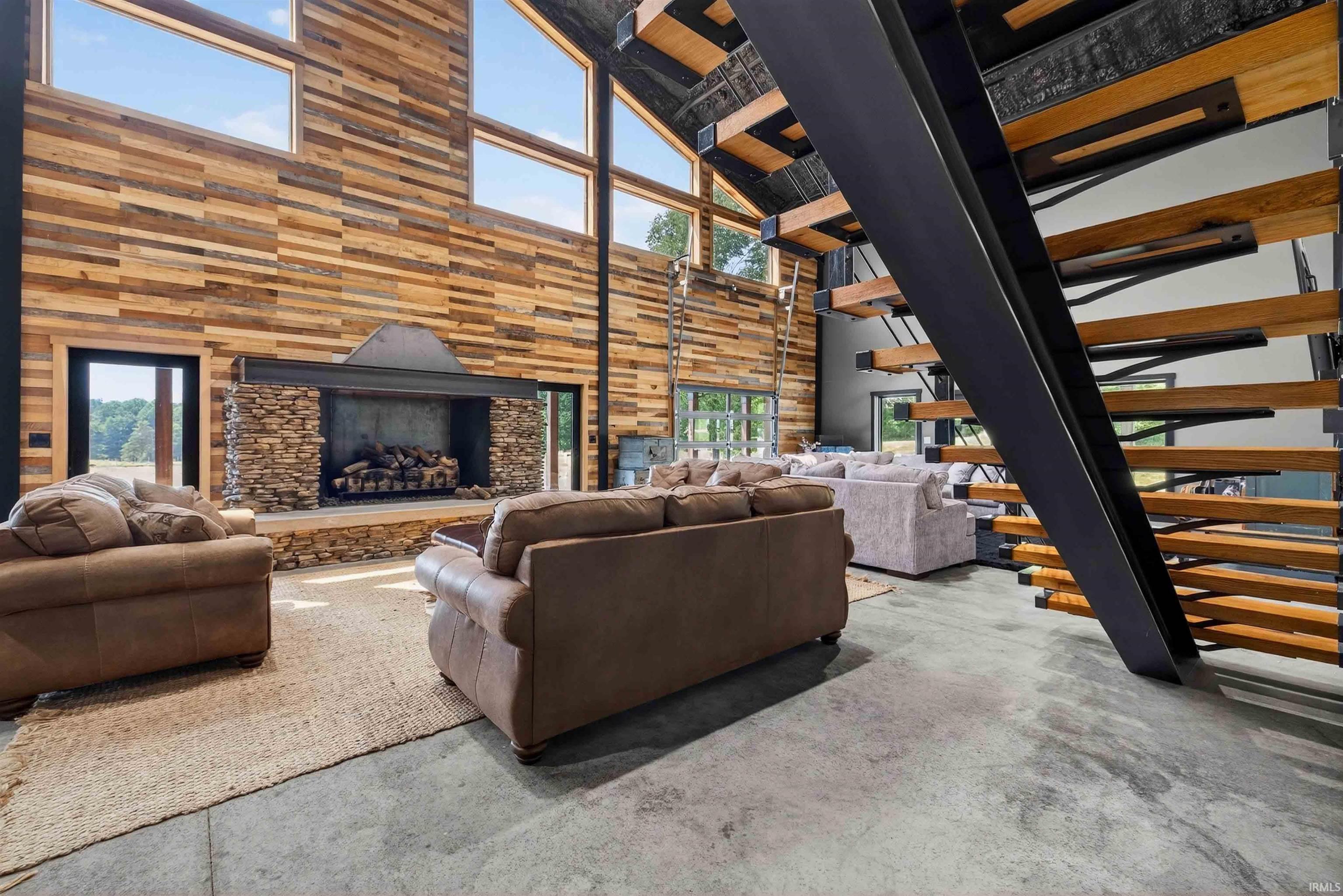 2580 Ridge Road