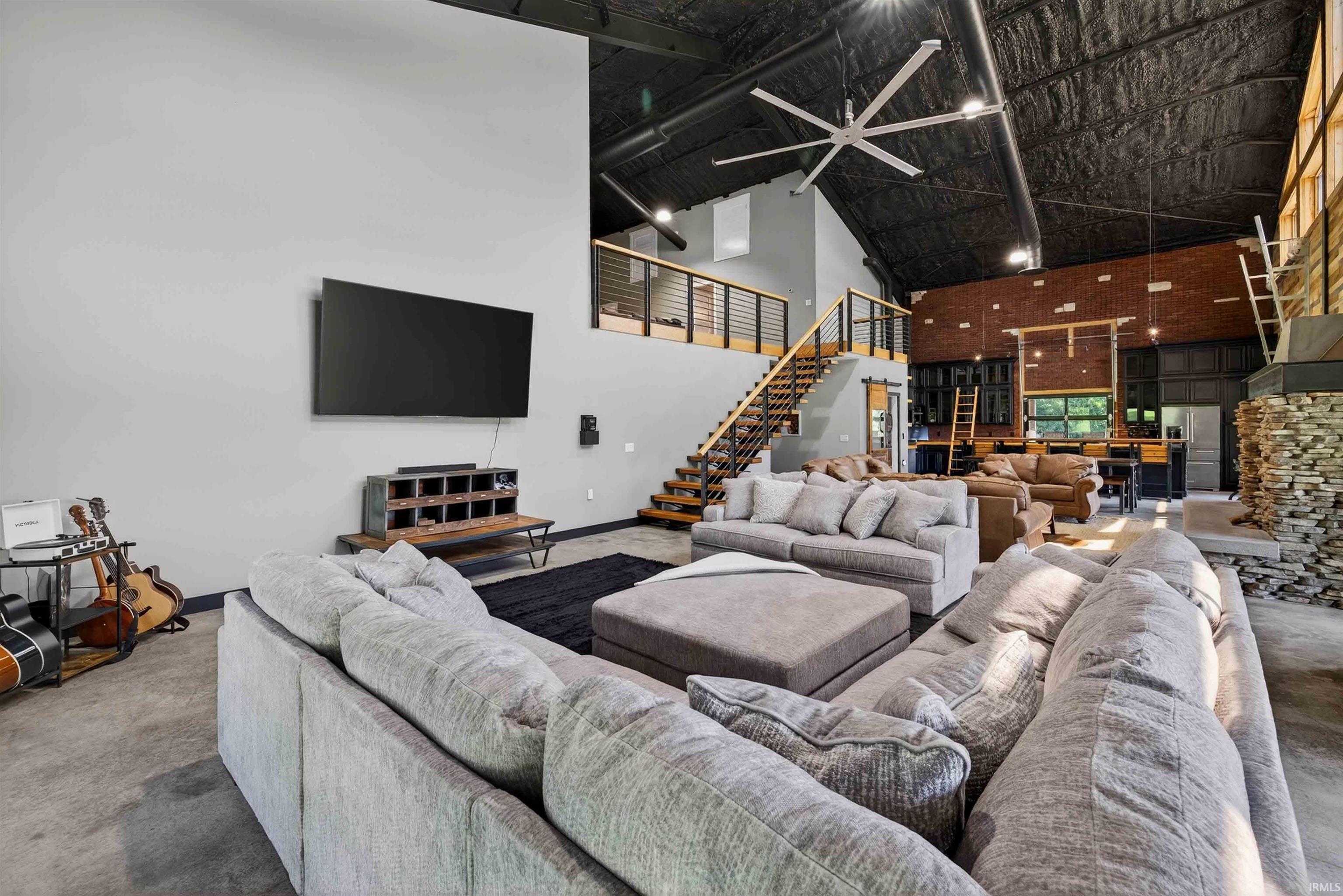 2580 Ridge Road