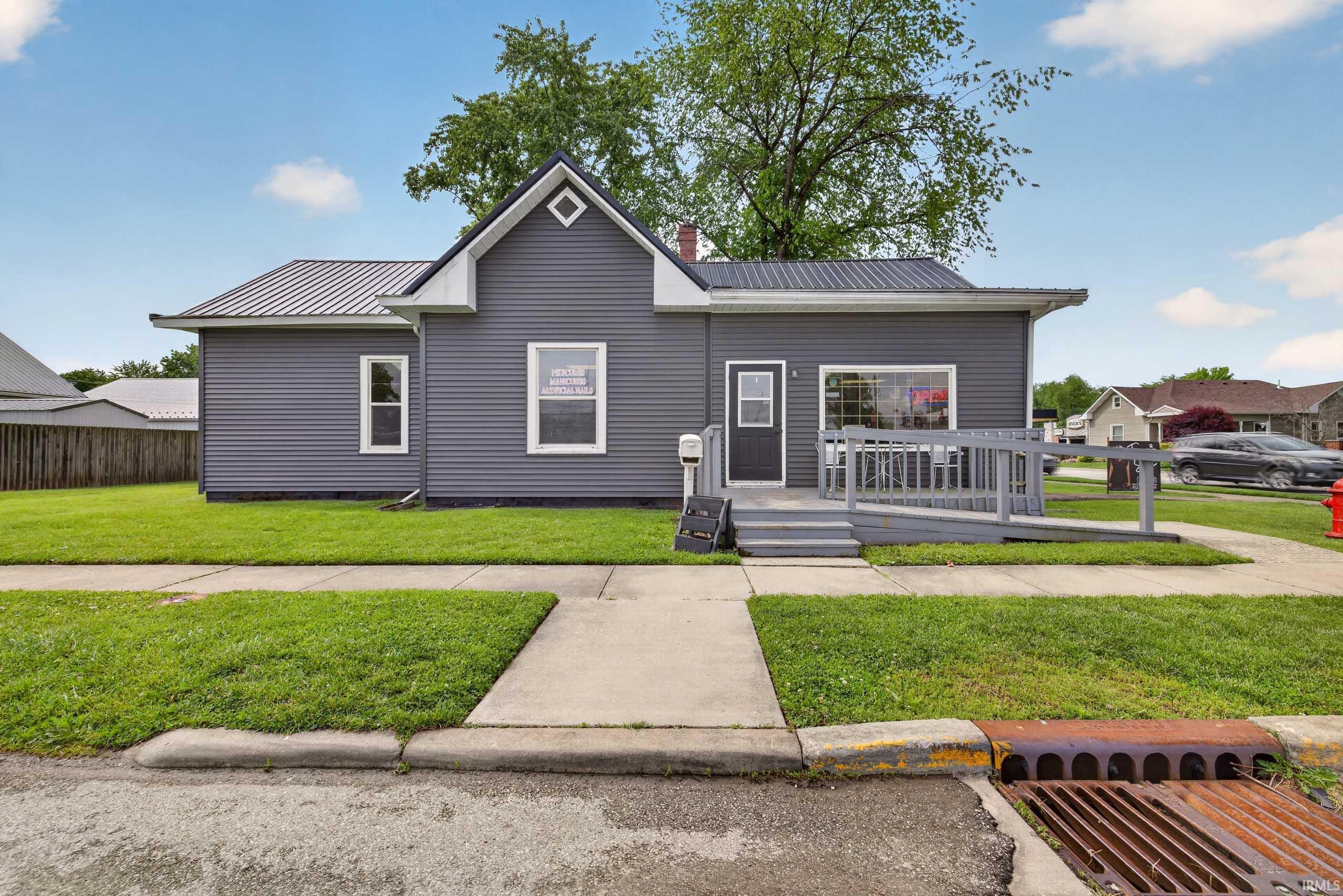 320 S Maple Street