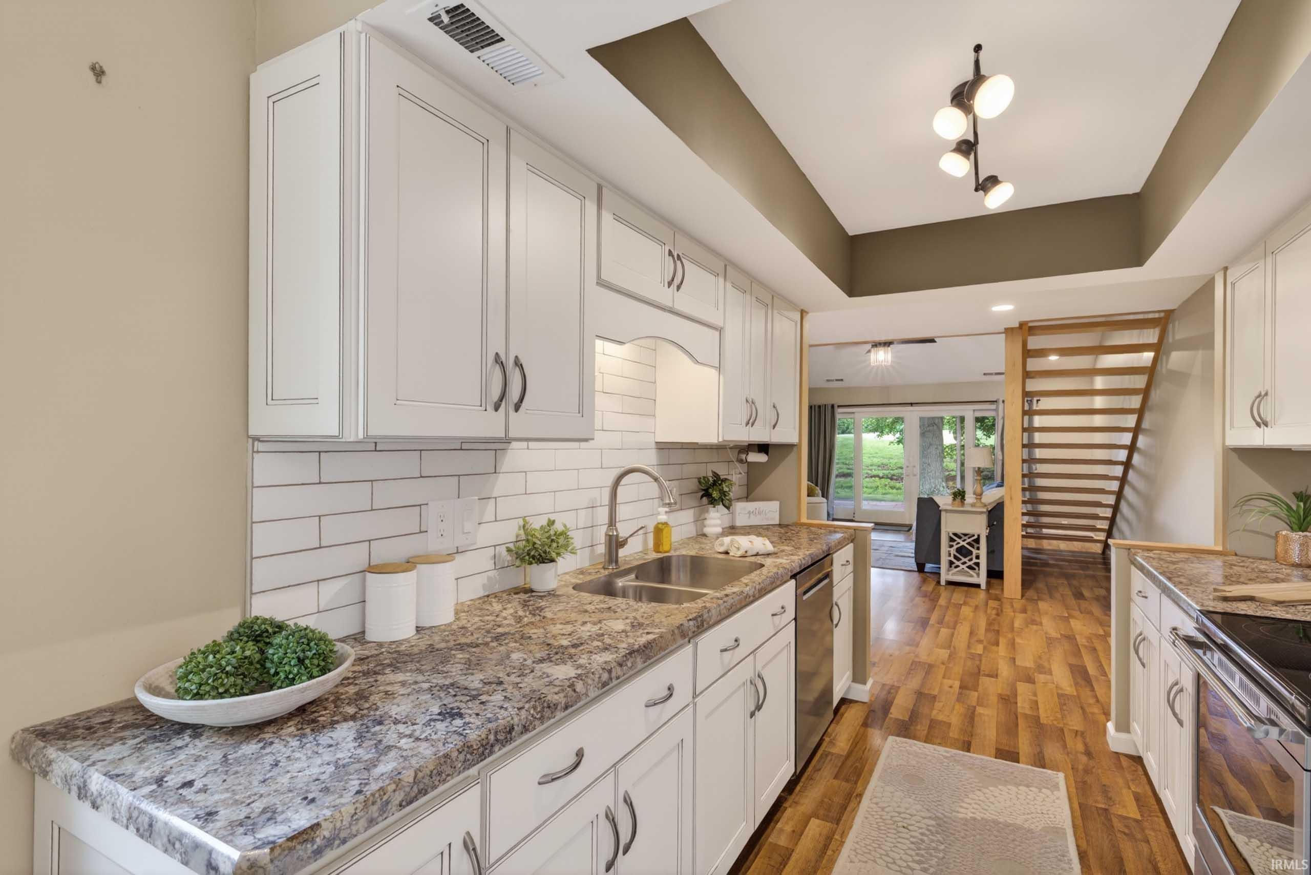 9136 Greenridge Lane