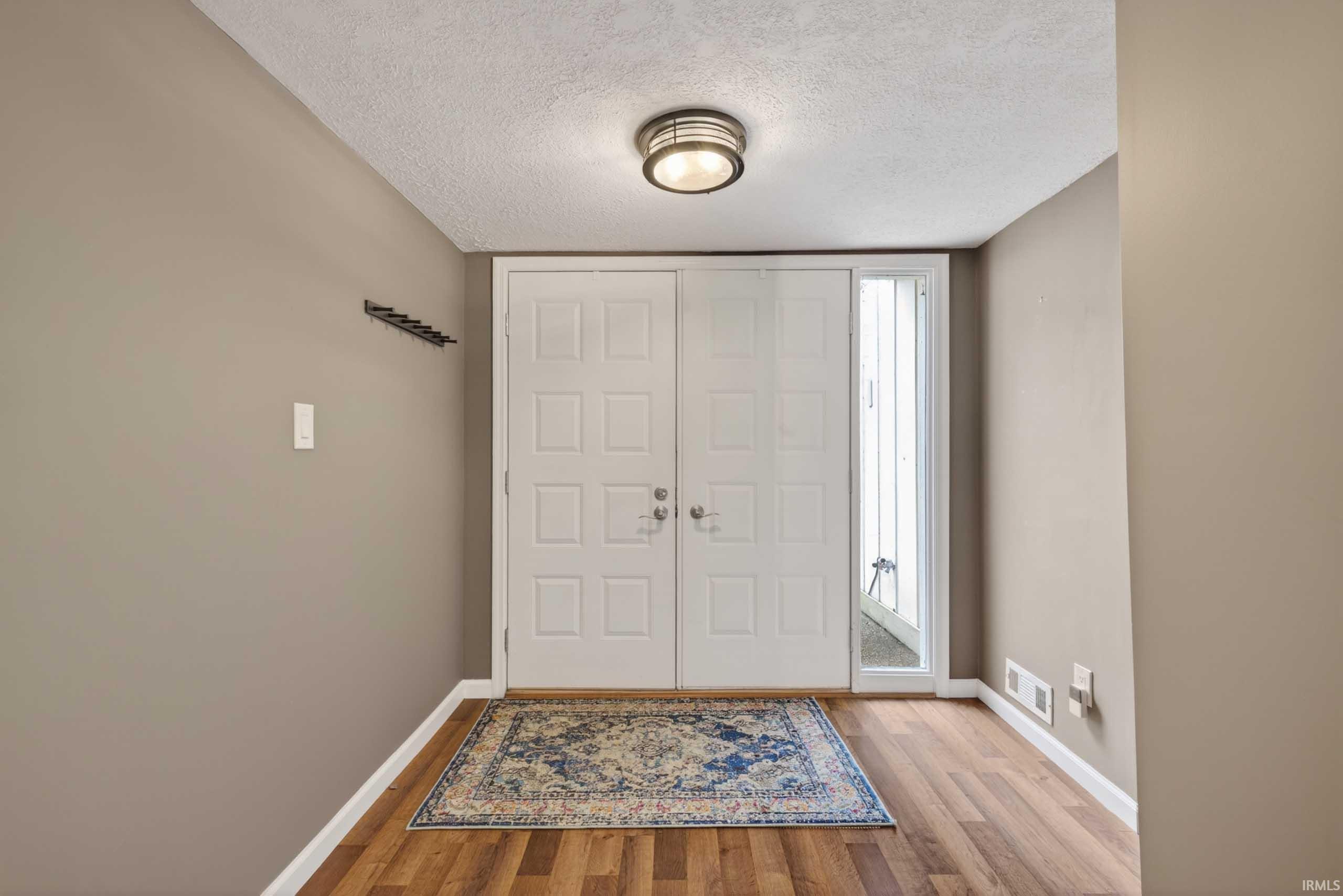 9136 Greenridge Lane