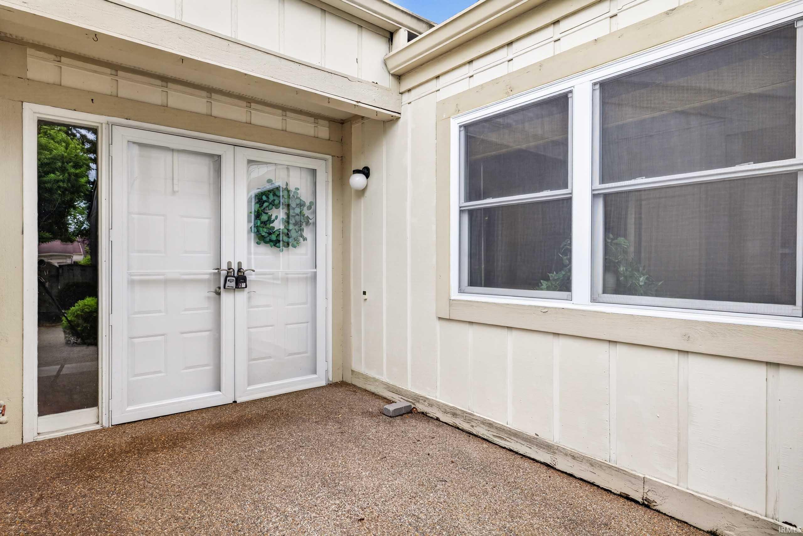 9136 Greenridge Lane