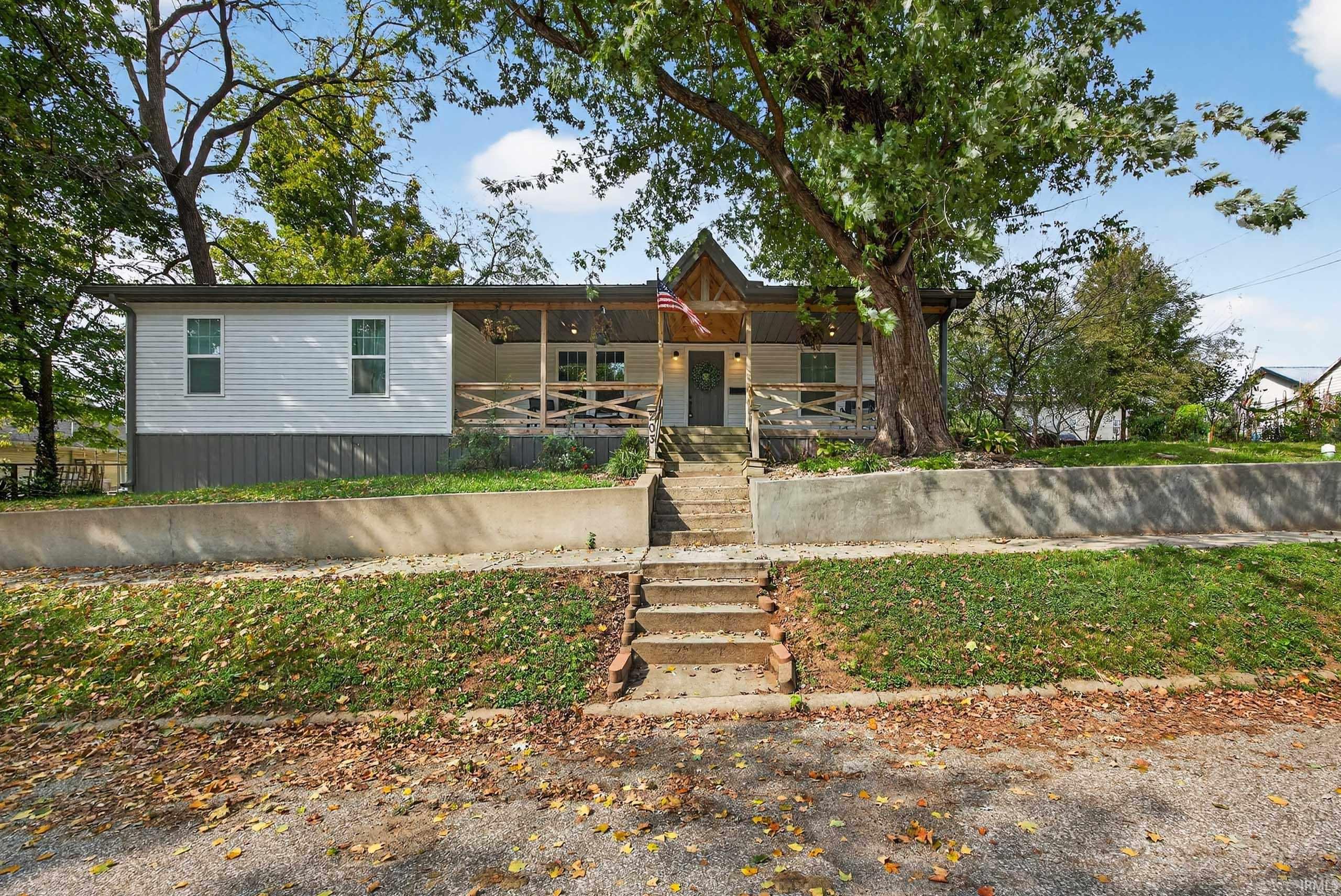 203 NE 1st Street
