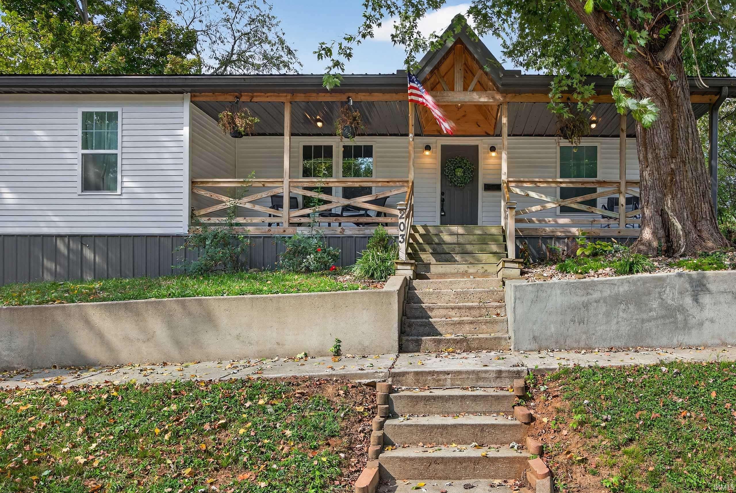 203 NE 1st Street