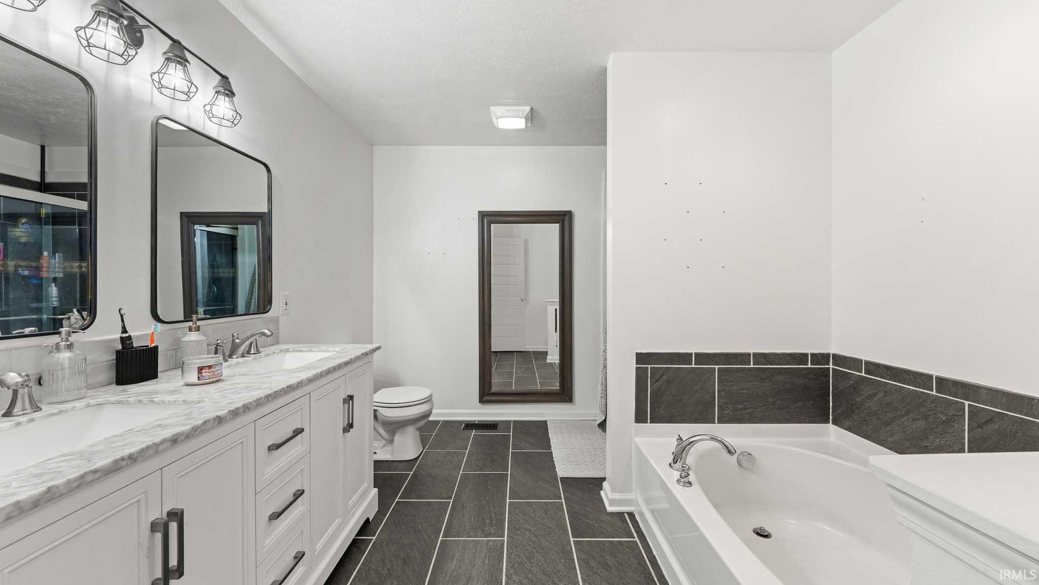 11484 E St Rd 58