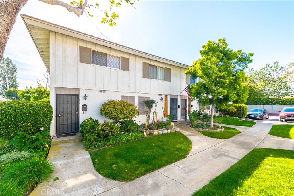 14802 Newport Ave 23C