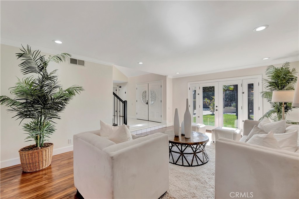 24851 Via Santa Cruz