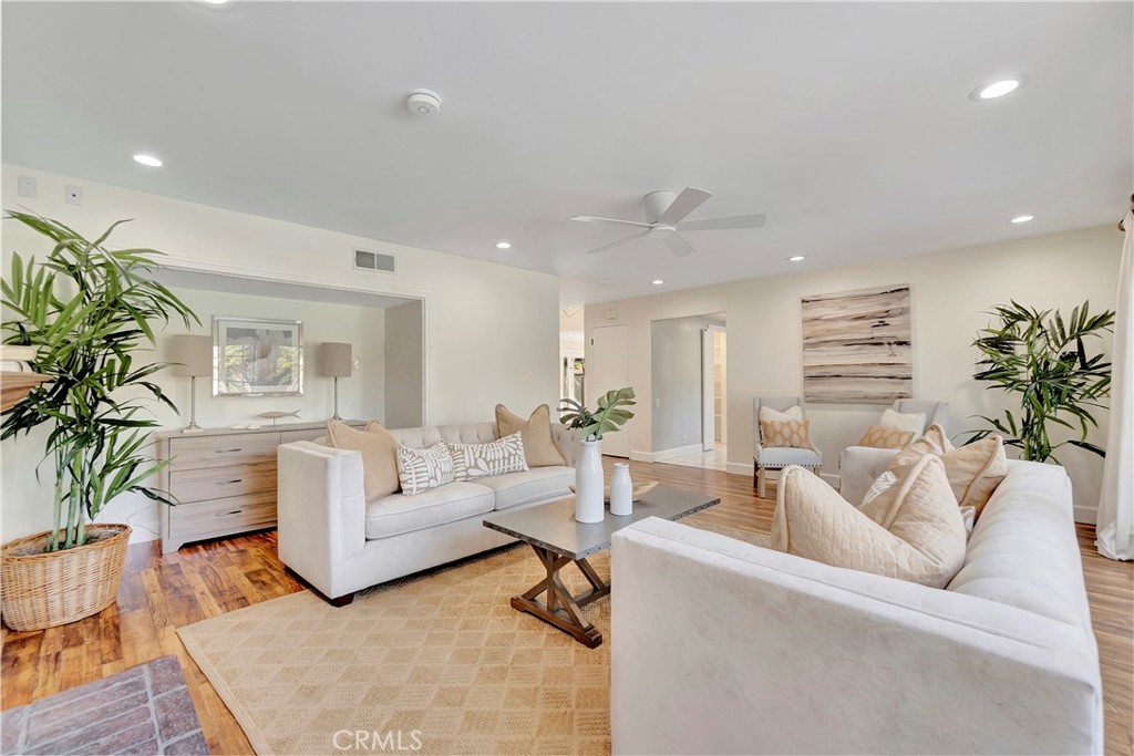 24851 Via Santa Cruz