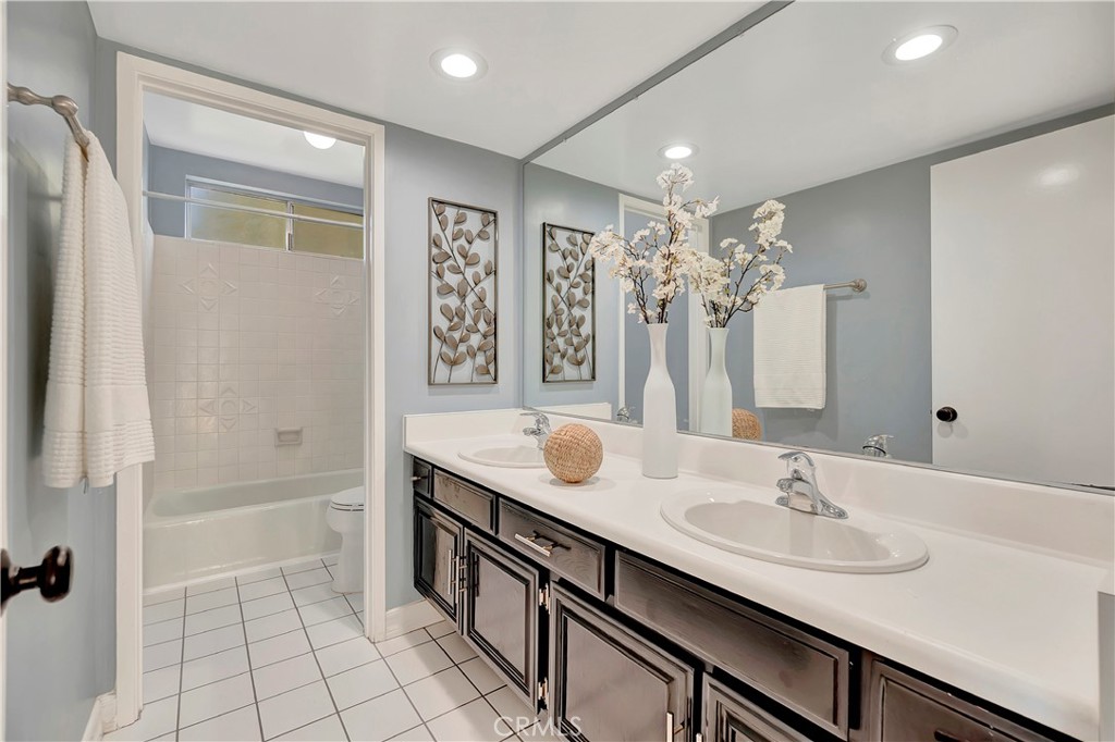 24851 Via Santa Cruz