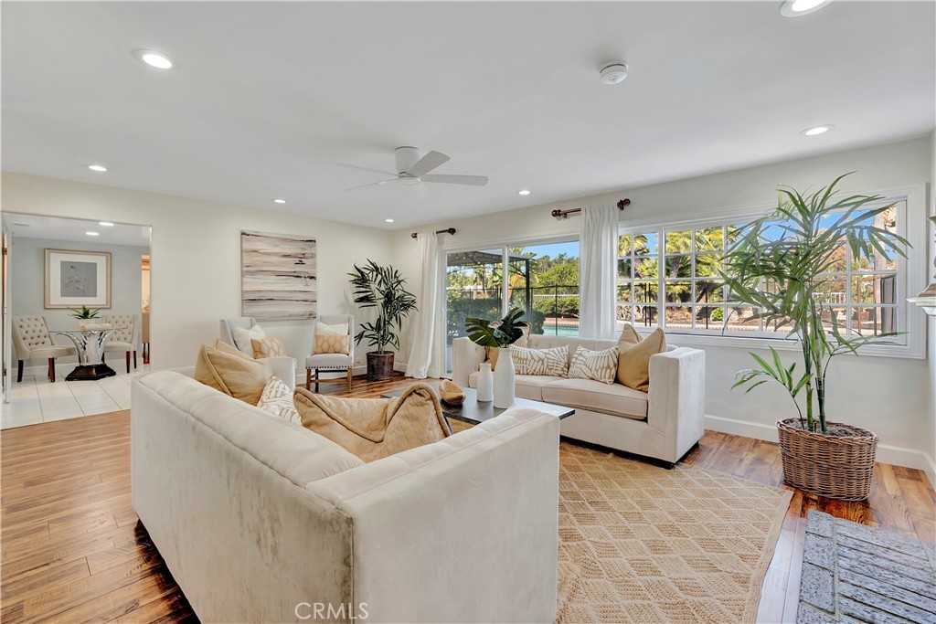 24851 Via Santa Cruz