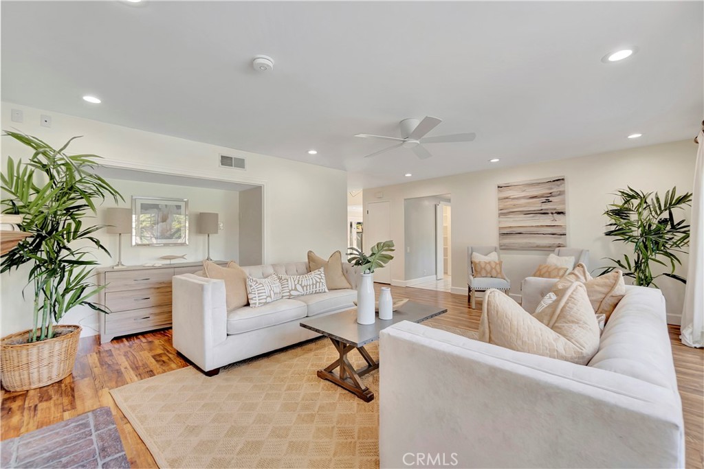 24851 Via Santa Cruz