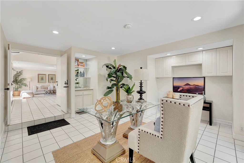 24851 Via Santa Cruz