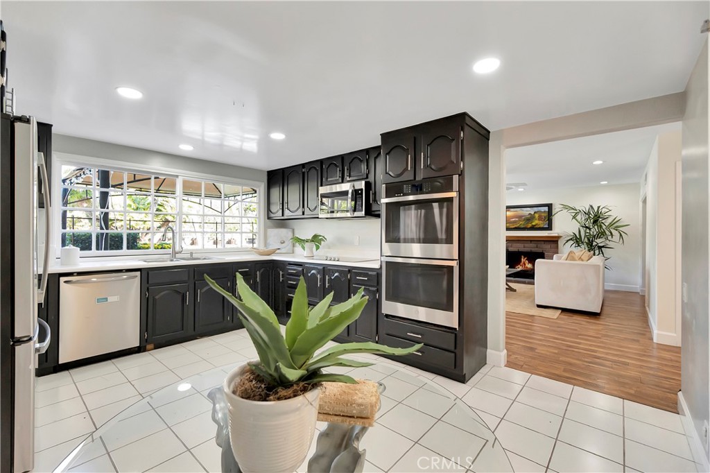 24851 Via Santa Cruz