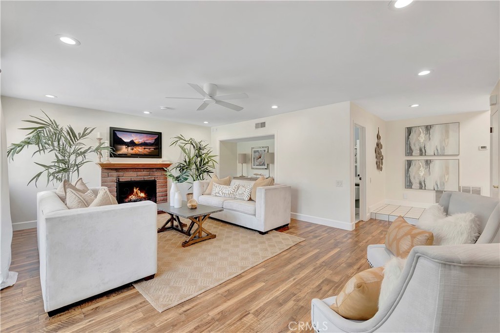 24851 Via Santa Cruz