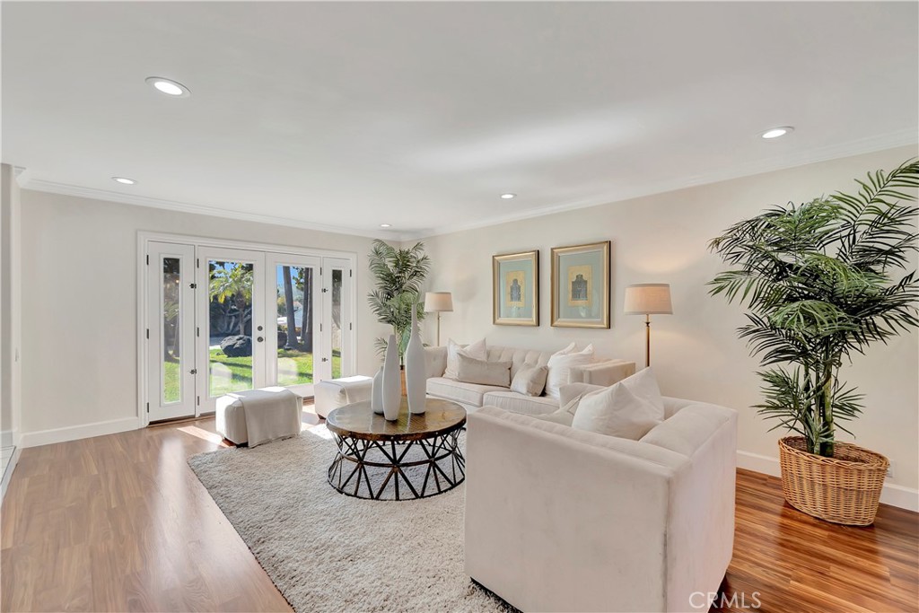 24851 Via Santa Cruz