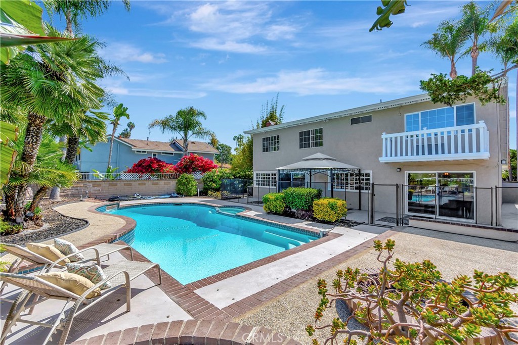 24851 Via Santa Cruz