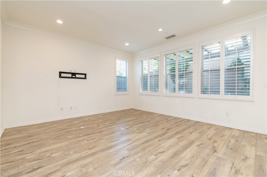 31 Larkfield