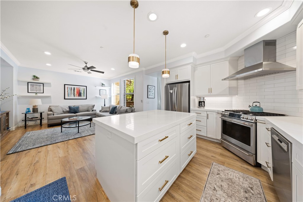 111 Chantilly