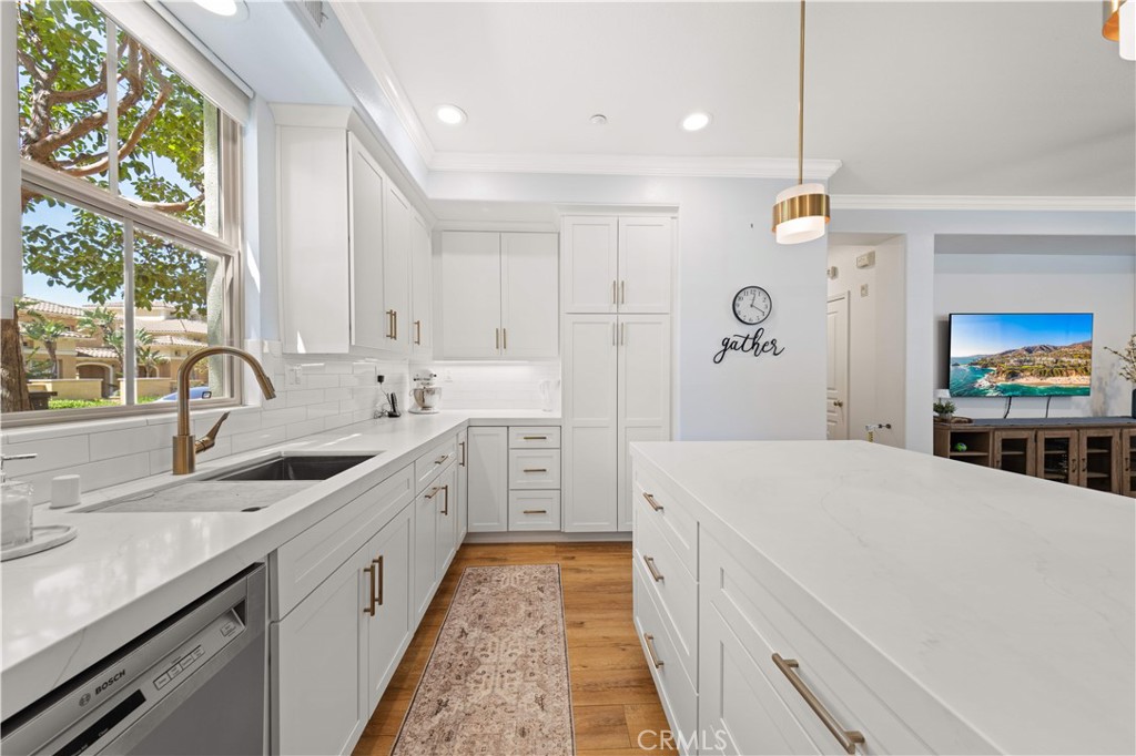 111 Chantilly
