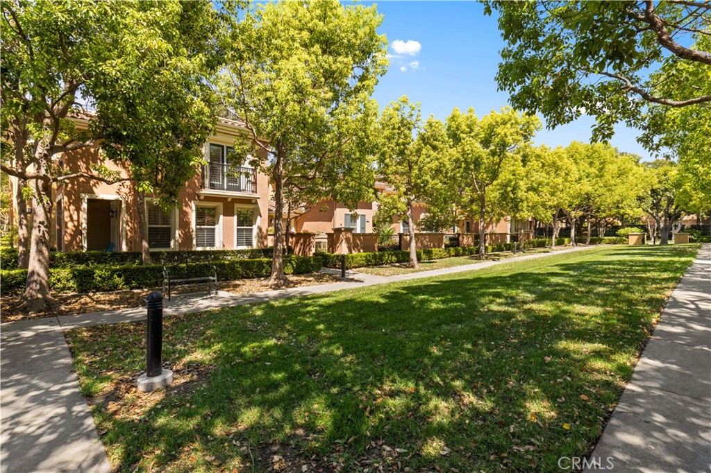 111 Chantilly