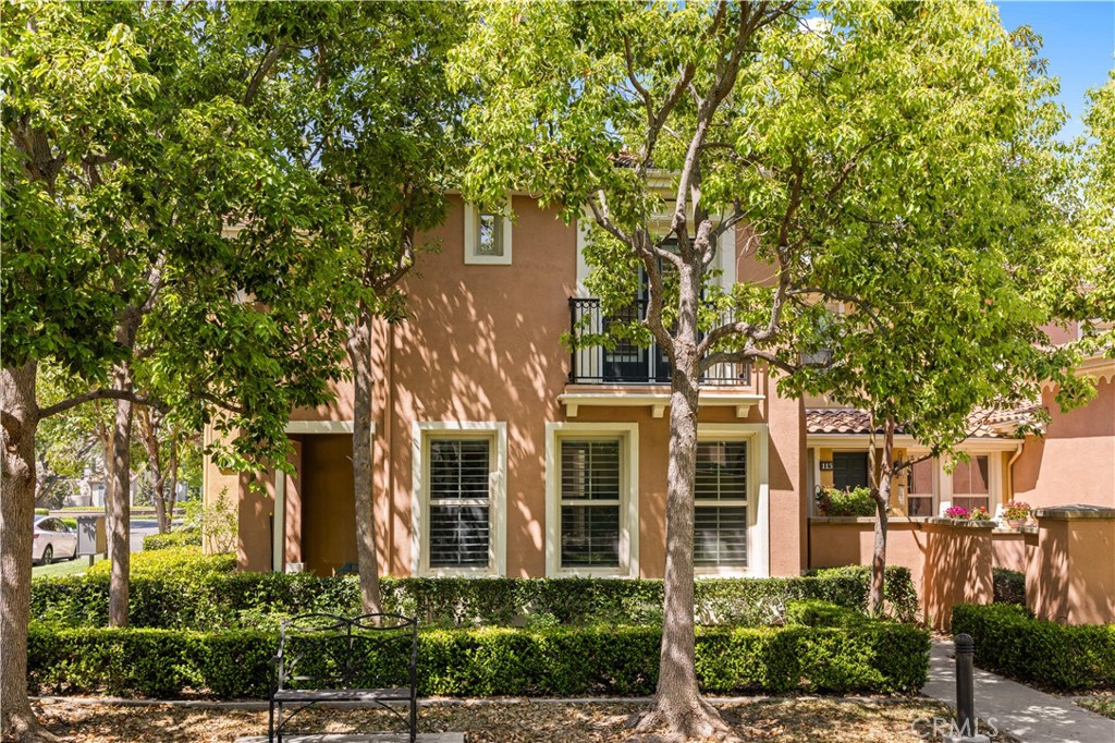 111 Chantilly