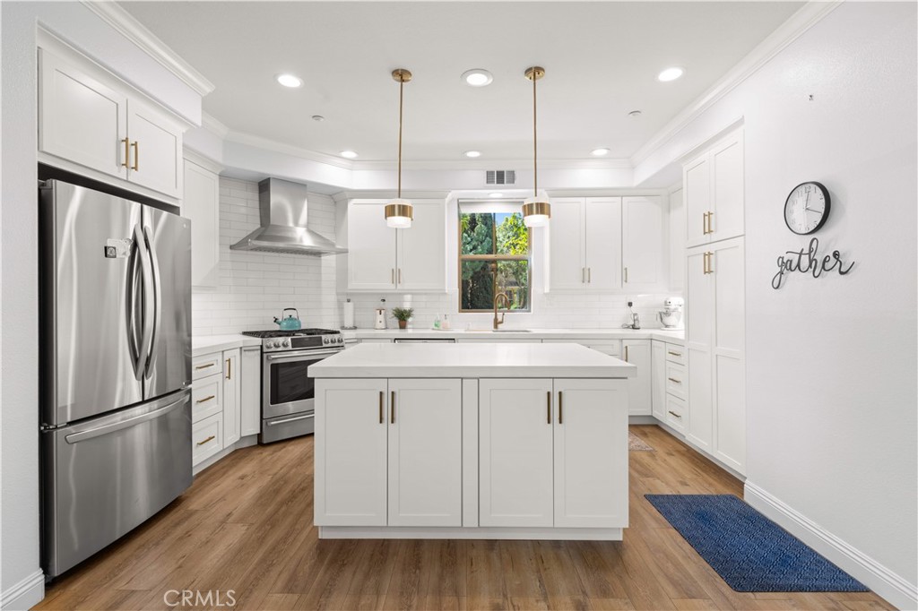 111 Chantilly