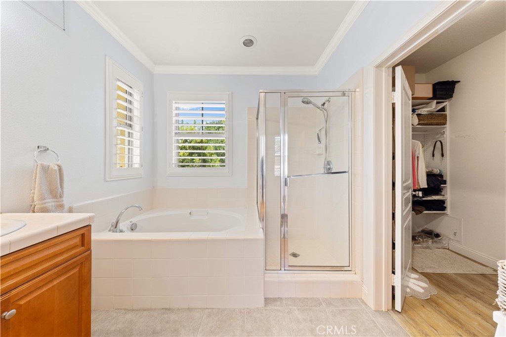 111 Chantilly