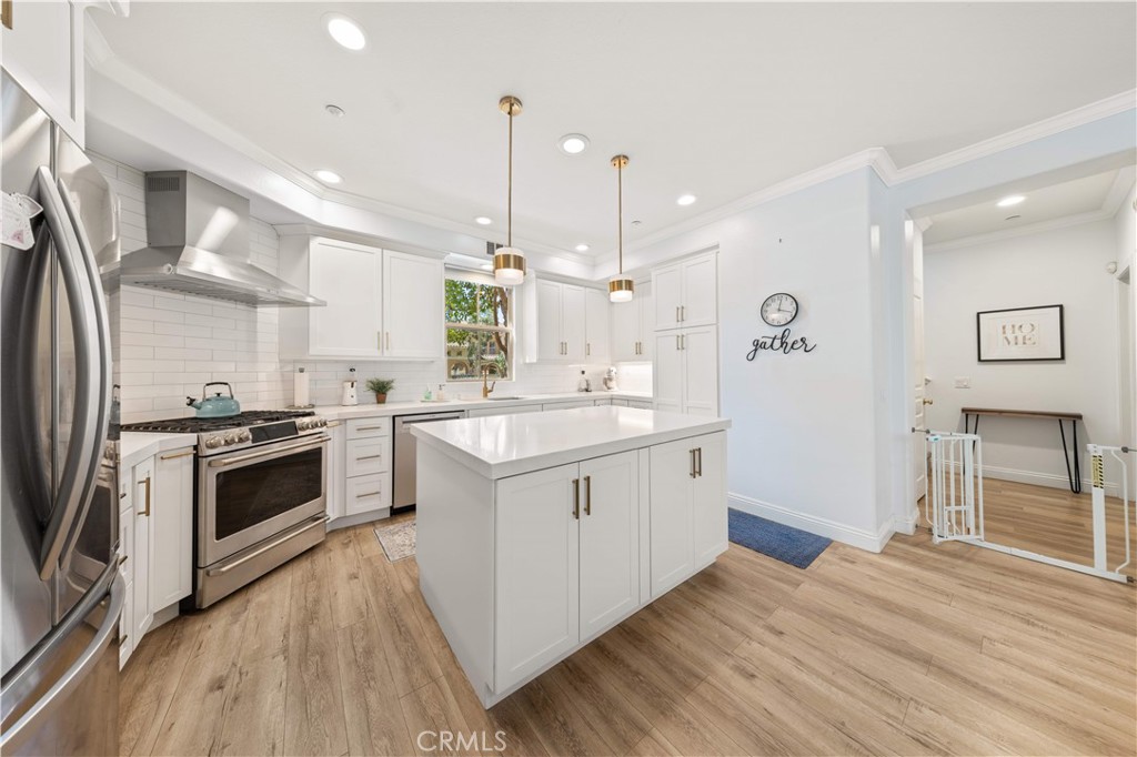 111 Chantilly
