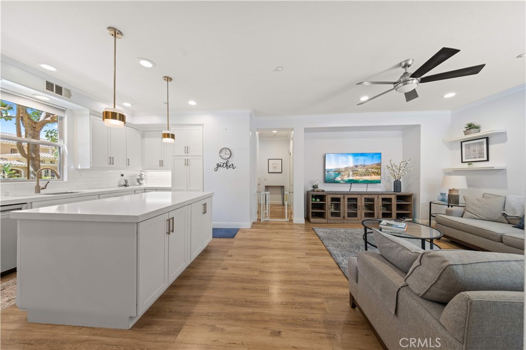 111 Chantilly